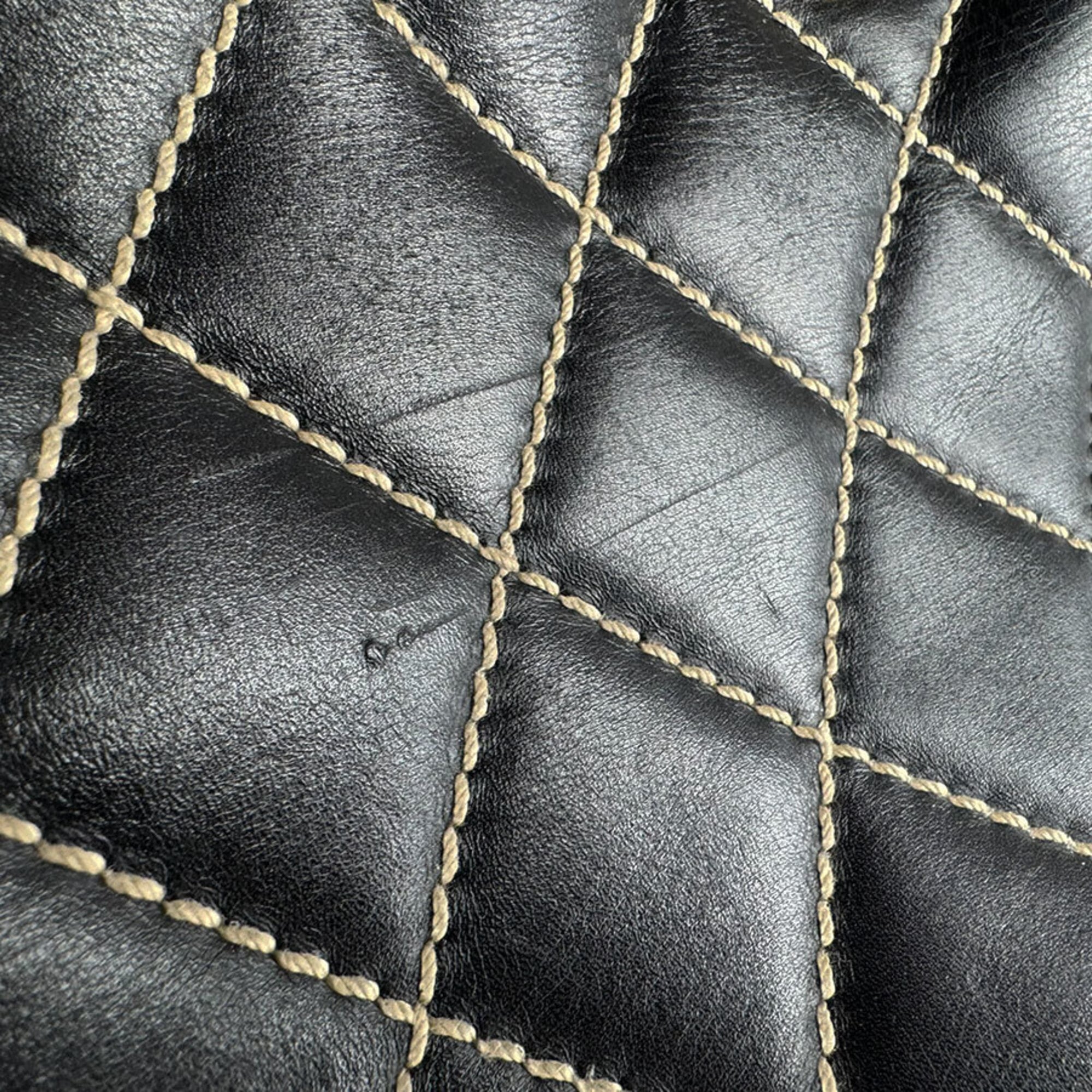 Chanel Black Leather Handbag (Pre-Owned)