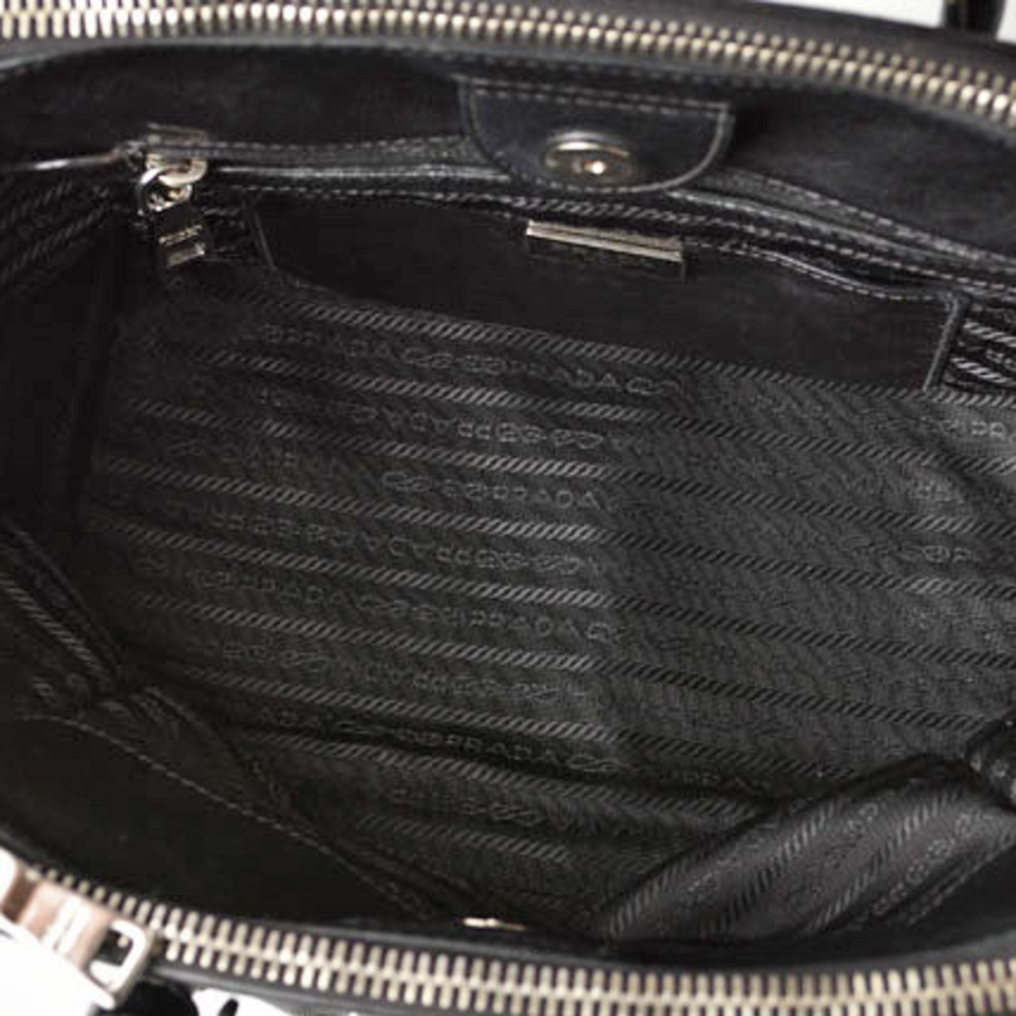 Prada Black Nero Leather Handbag Shoulder Bag (Pre-Owned)