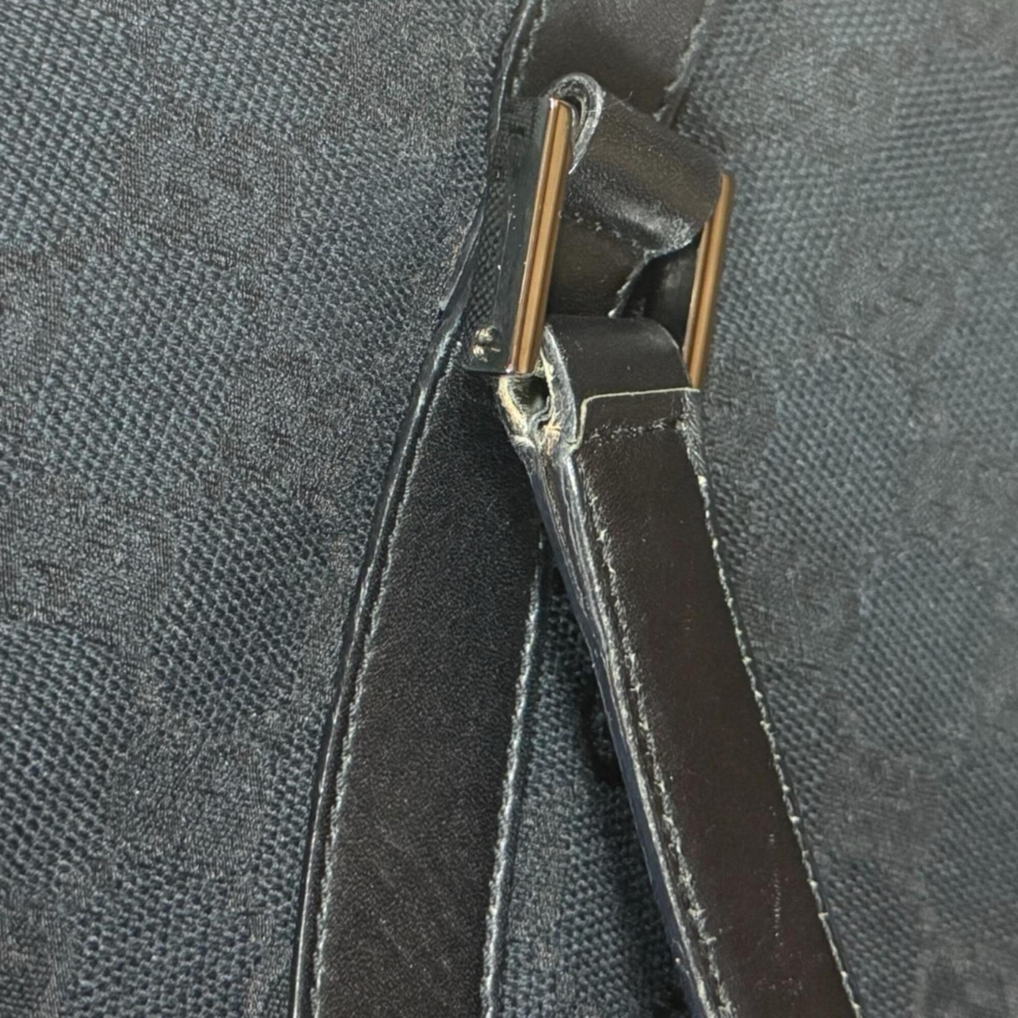 Gucci Gg Canvas Black Gg Canvas Shoulder Bag (Pre-Owned)