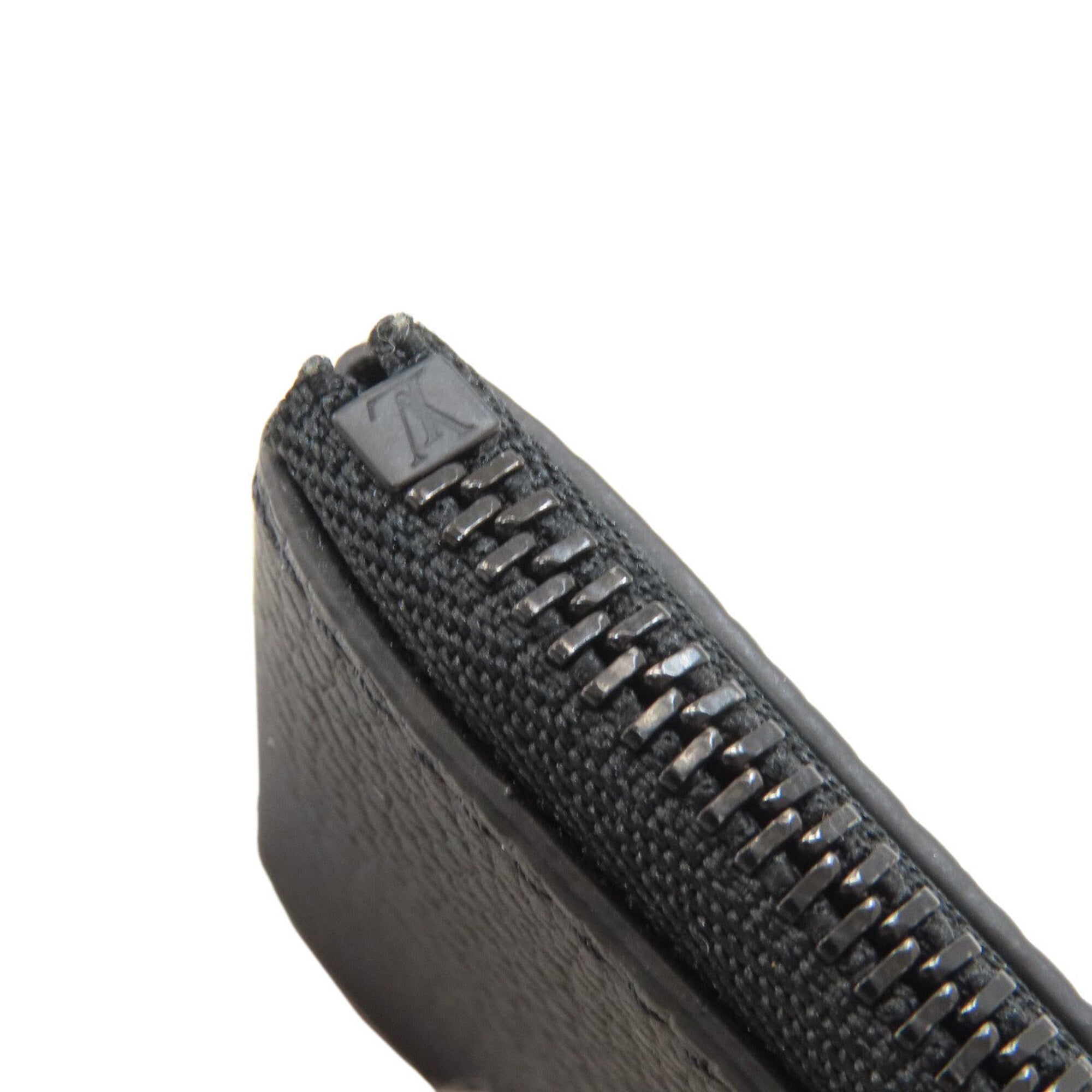Louis Vuitton Noir Leather Pochette (Pre-Owned)