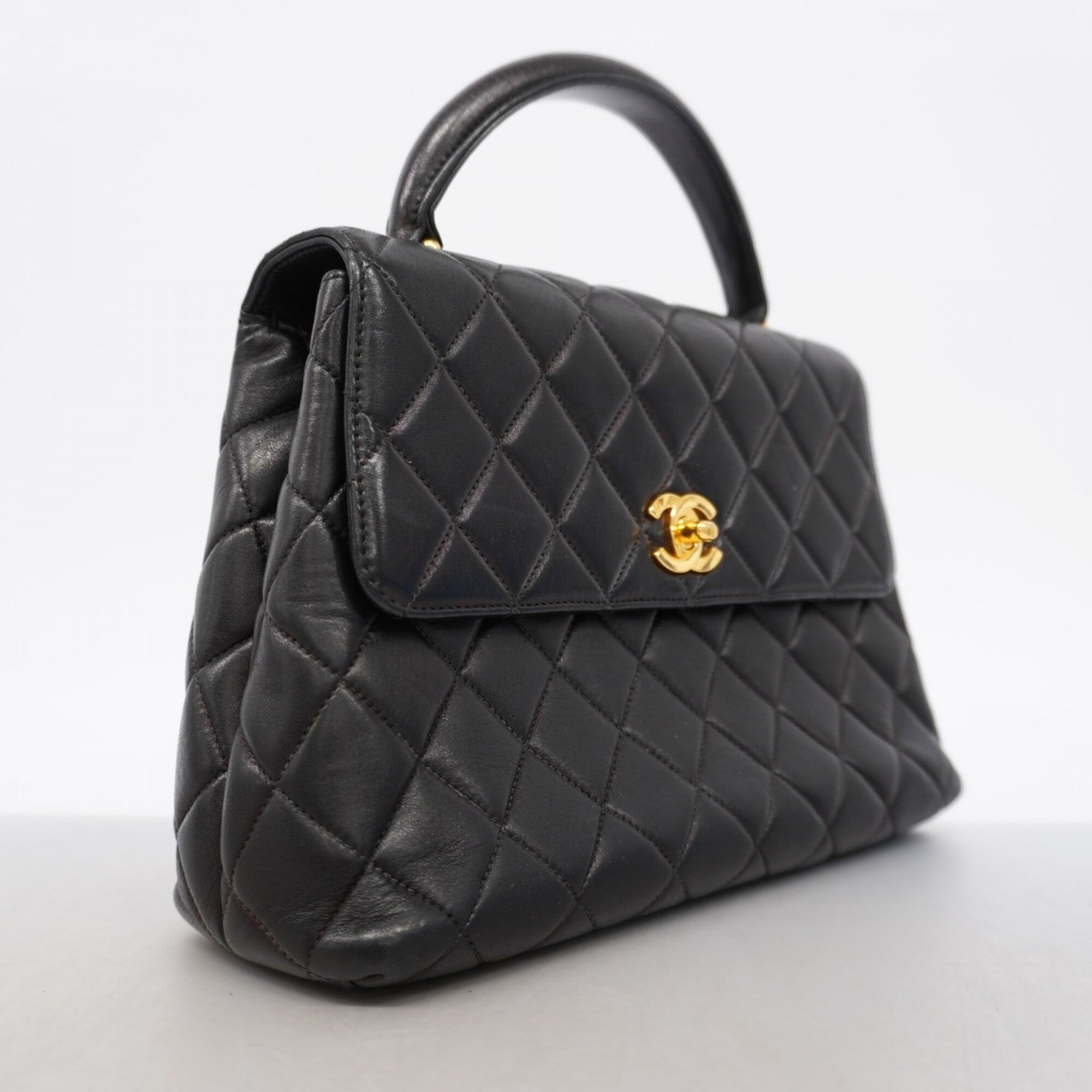 Chanel Black Leather Handbag (Pre-Owned)