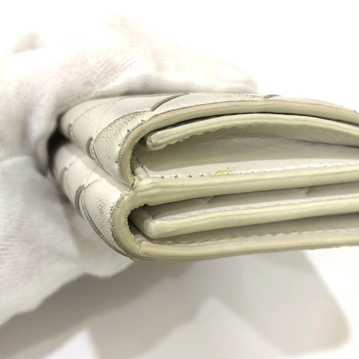 Bottega Veneta White Leather Wallet (Tri-Fold) (Pre-Owned)