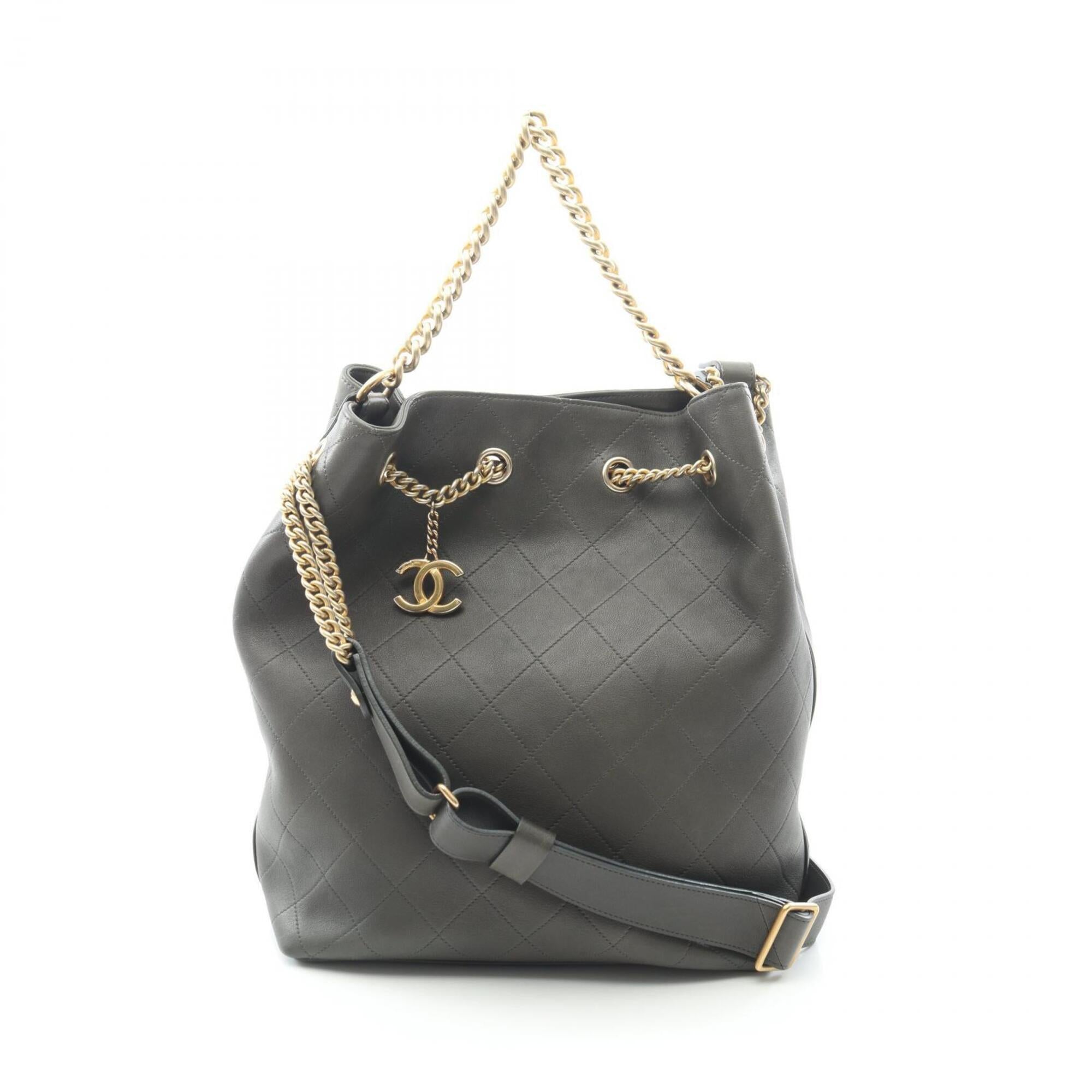 Chanel Green Leather Handbag Shoulder Bag (Pre-Owned)