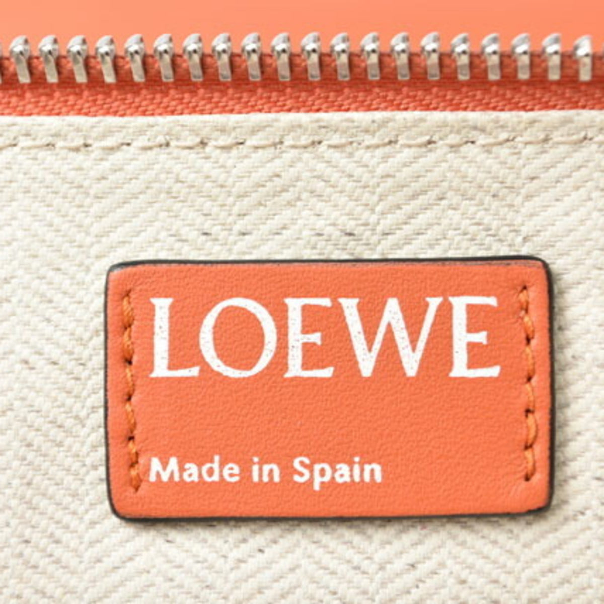 Loewe Coral Color Leather Clutch Bag (Pre-Owned)