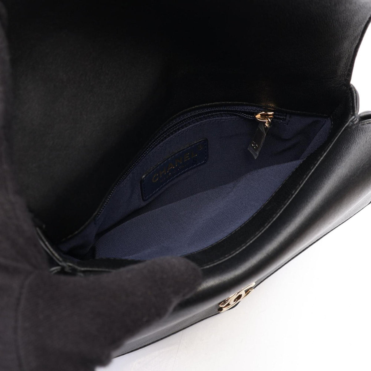 Chanel Chevron (V Stitch) Black Navy Leather Handbag Shoulder Bag (Pre-Owned)