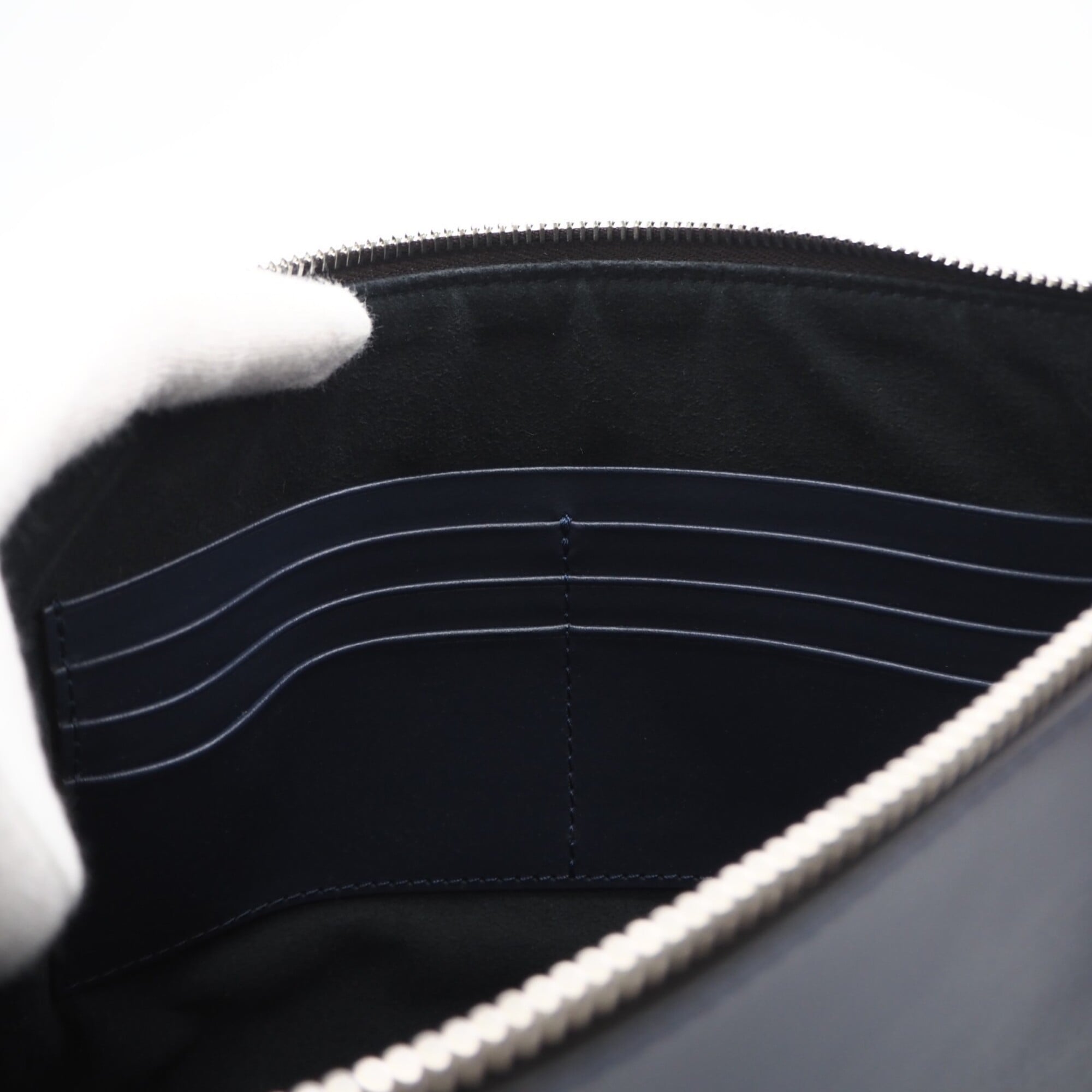Fendi Navy Leather Clutch Bag (Pre-Owned)