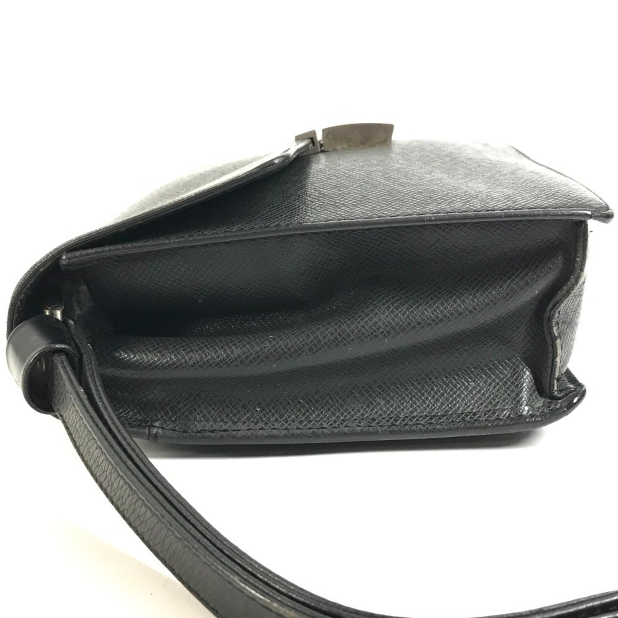 Louis Vuitton Ardoise Black Taiga Leather Clutch Bag Handbag Pouch (Pre-Owned)