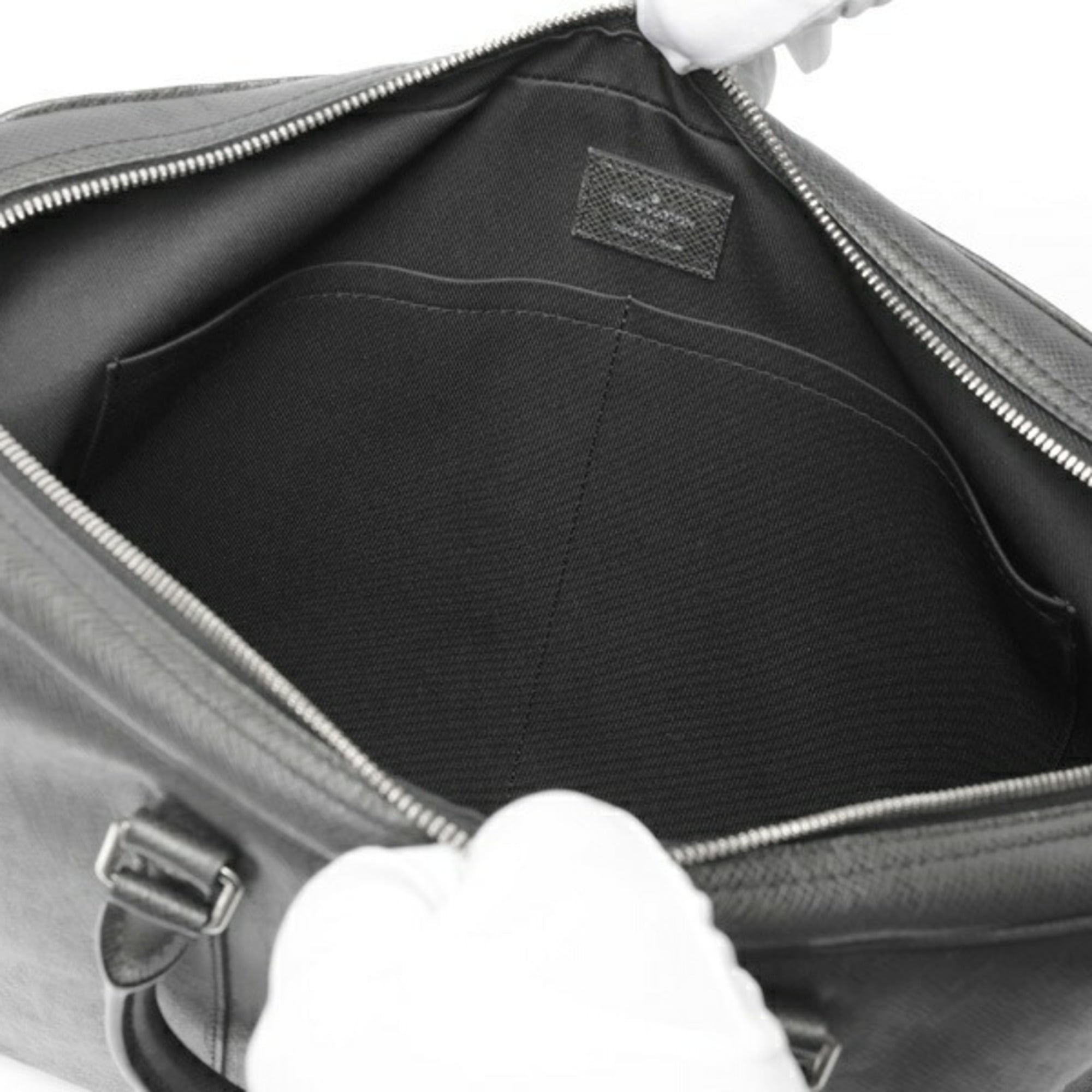 Louis Vuitton Ardoise Gray Taiga Leather Leather Document Case (Pre-Owned)