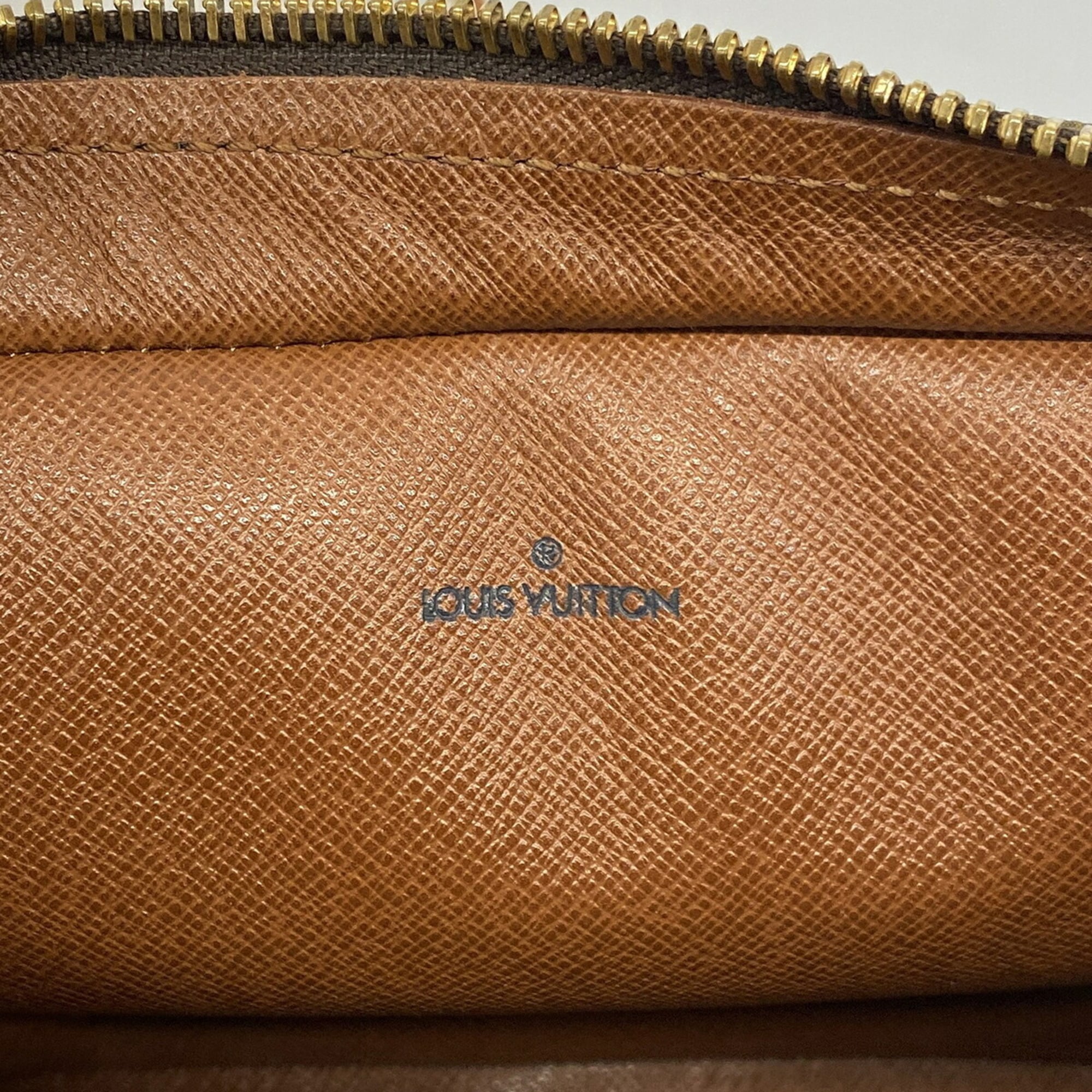 Louis Vuitton Brown Shoulder Bag (Pre-Owned)