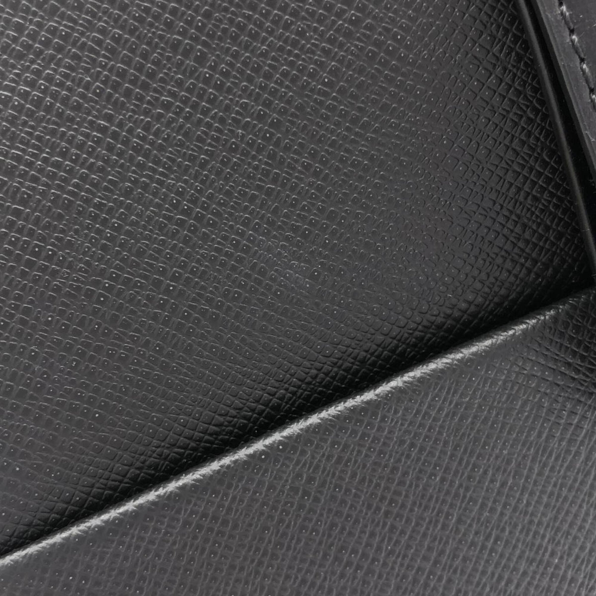 Louis Vuitton Black Leather Handbag (Pre-Owned)
