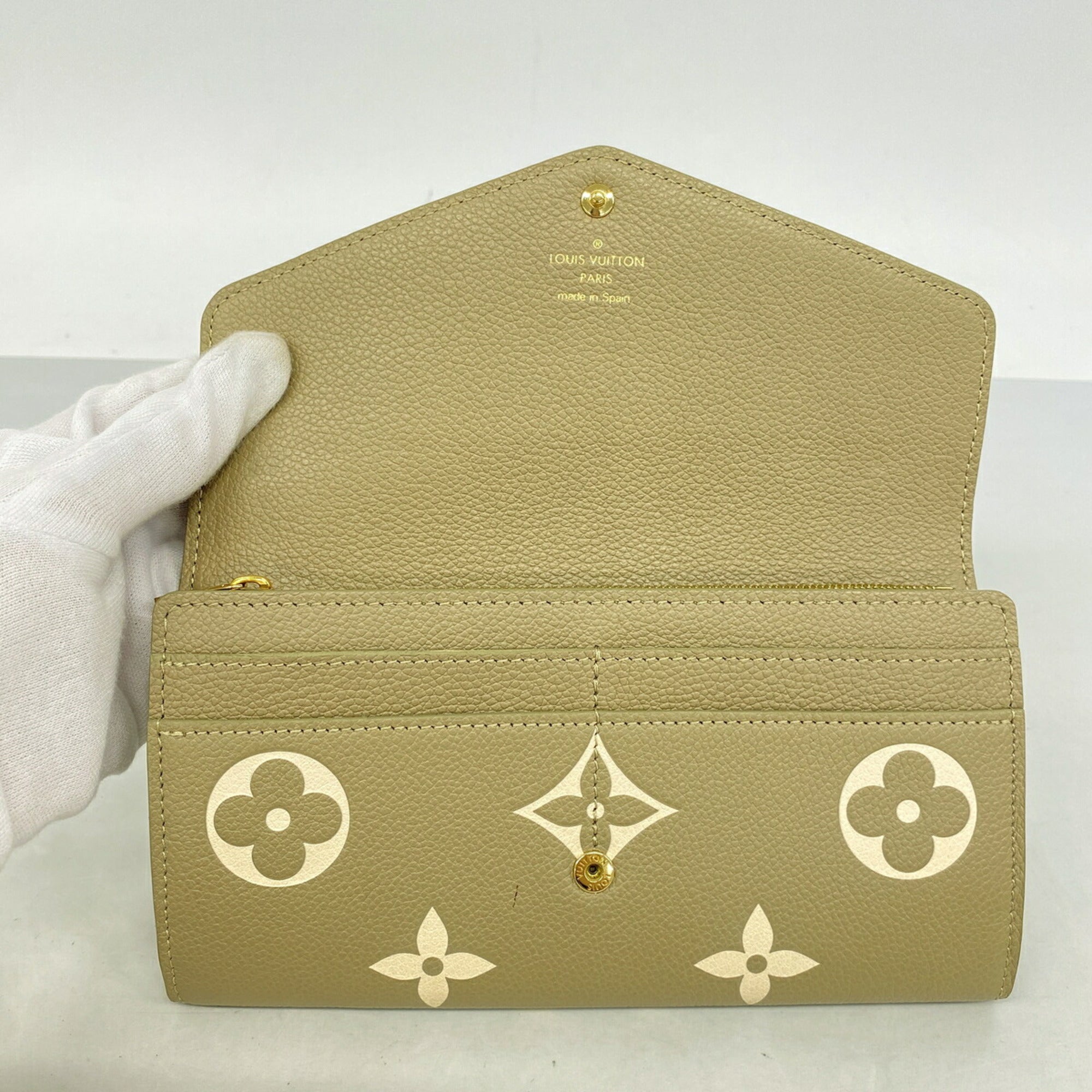 Louis Vuitton Beige Long Wallet (Bi-Fold) (Pre-Owned)