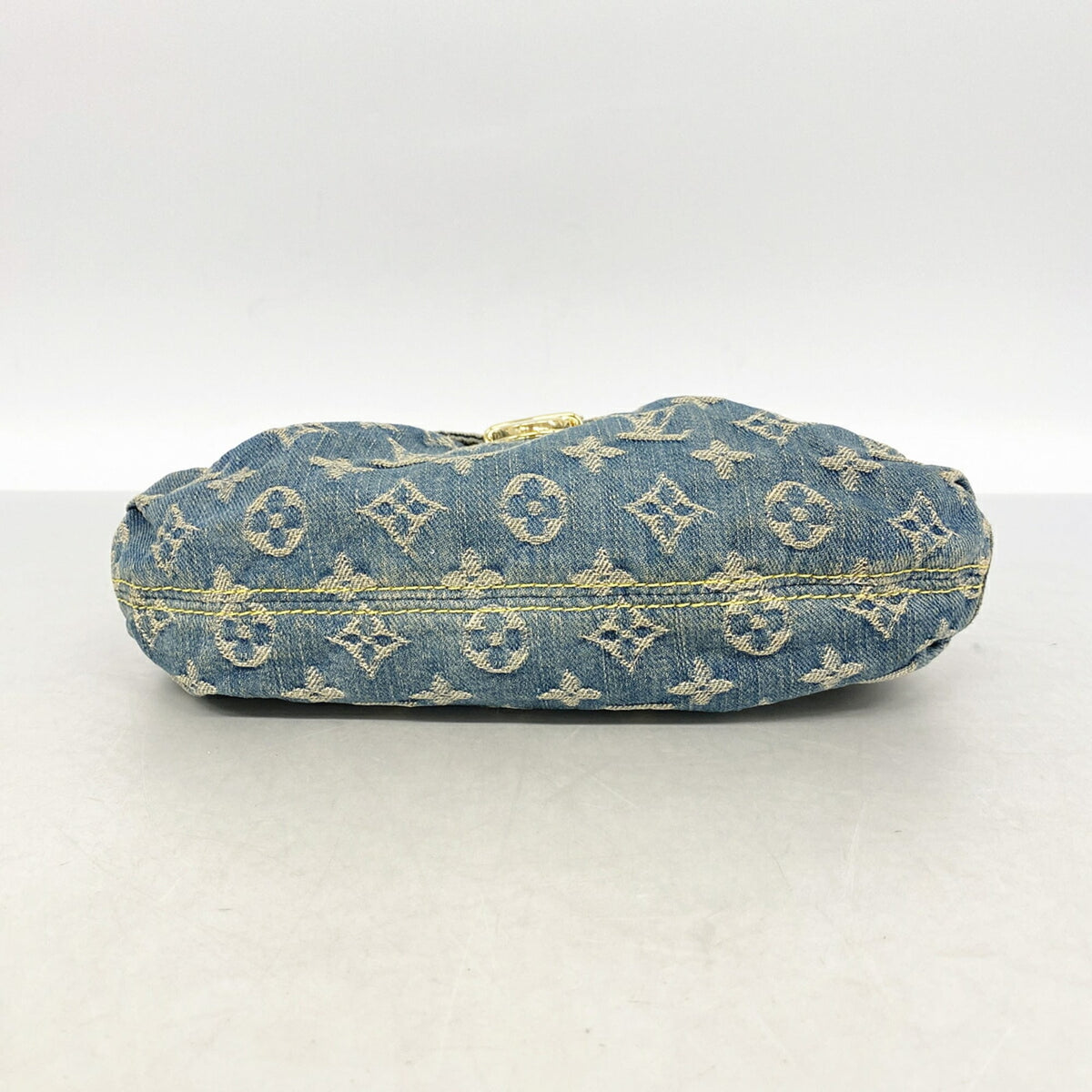 Louis Vuitton Blue Handbag (Pre-Owned)