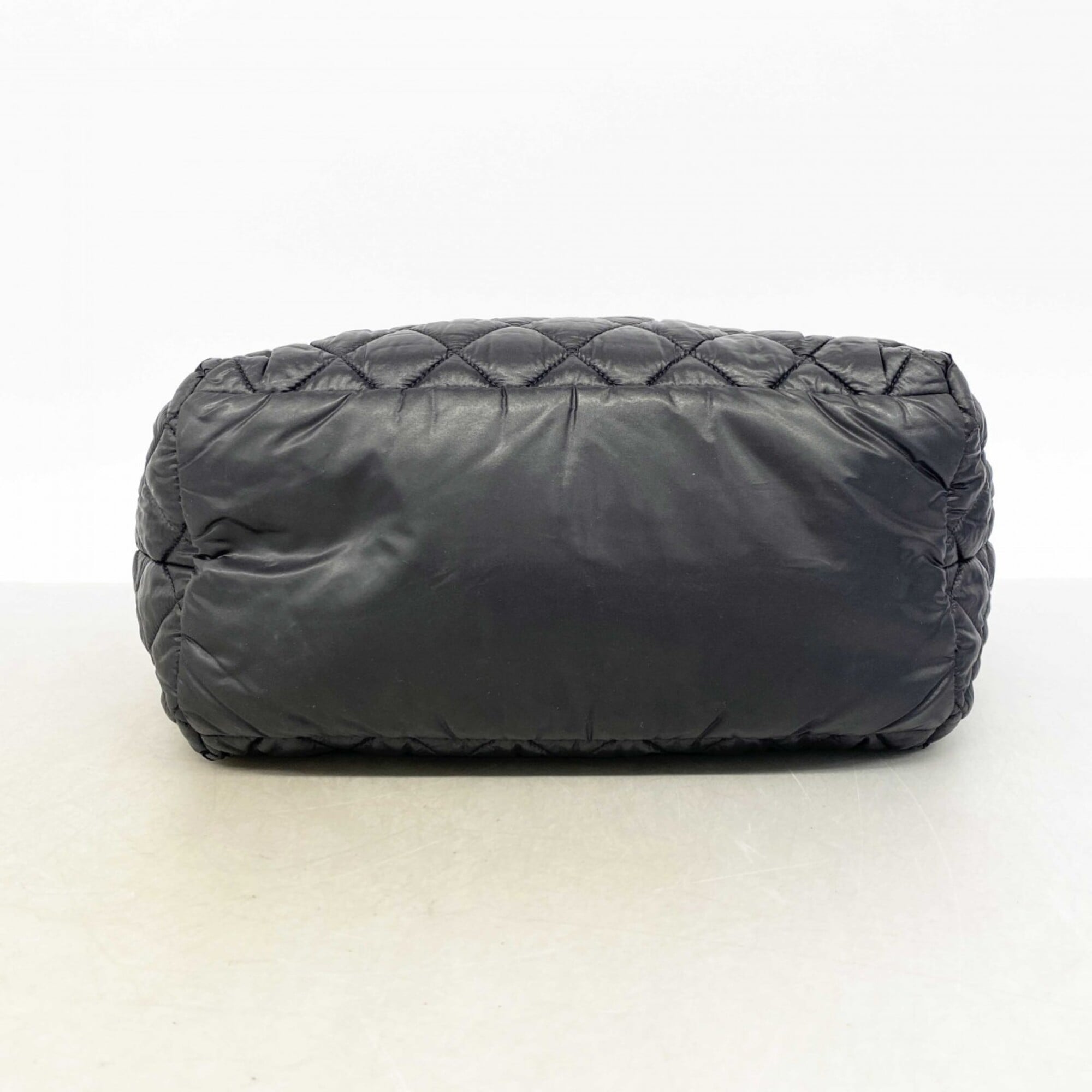 Chanel Black Nylon Tote Bag (Pre-Owned)