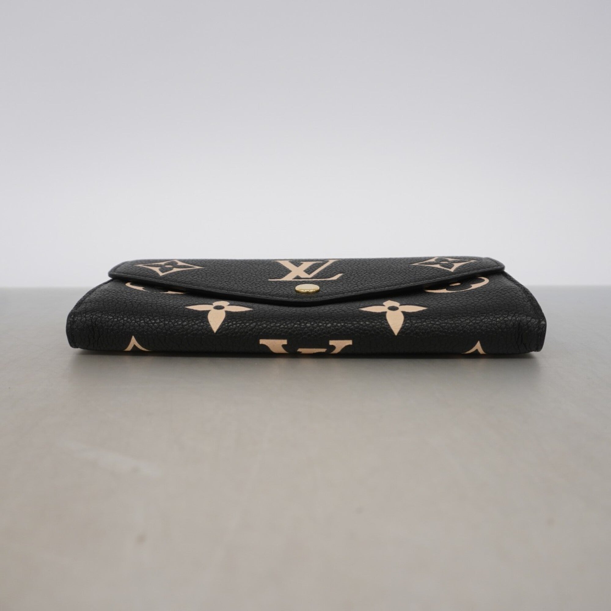 Louis Vuitton Beige Black Long Wallet (Bi-Fold) (Pre-Owned)