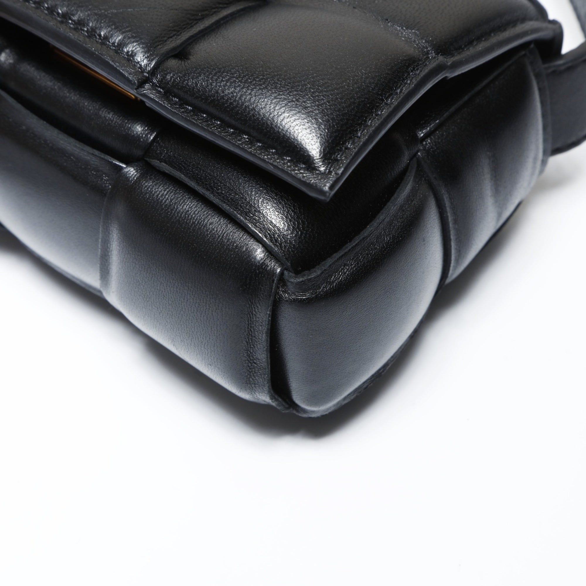 Bottega Veneta Black Shoulder Bag (Pre-Owned)