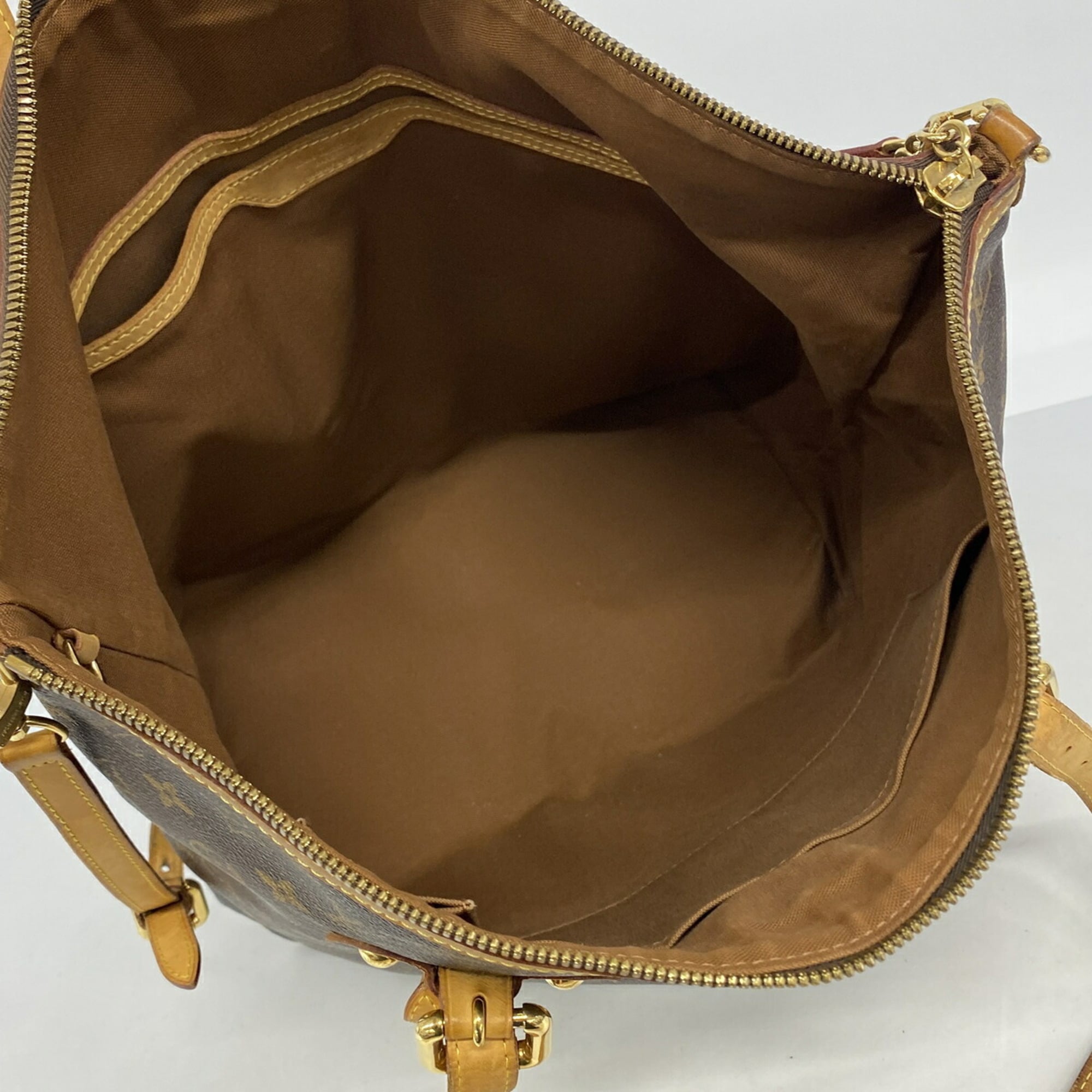 Louis Vuitton Brown Handbag (Pre-Owned)