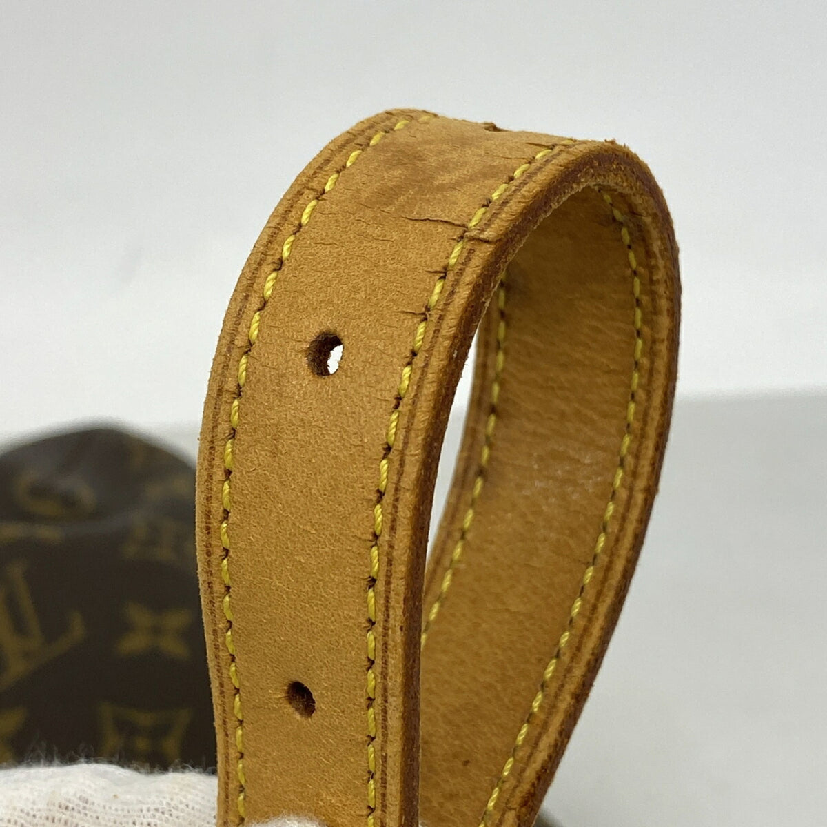 Louis Vuitton Brown Shoulder Bag (Pre-Owned)