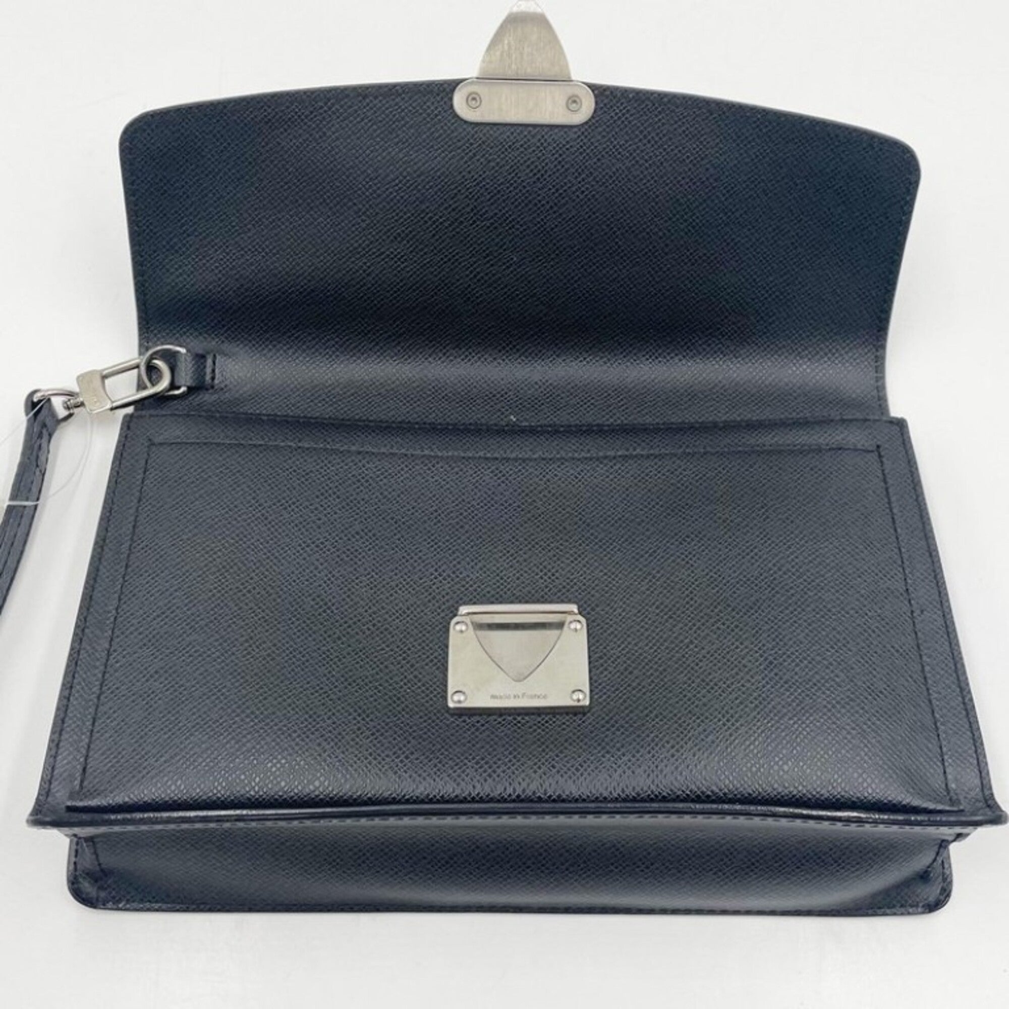 Louis Vuitton Ardoise Black Taiga Leather Clutch Bag (Pre-Owned)