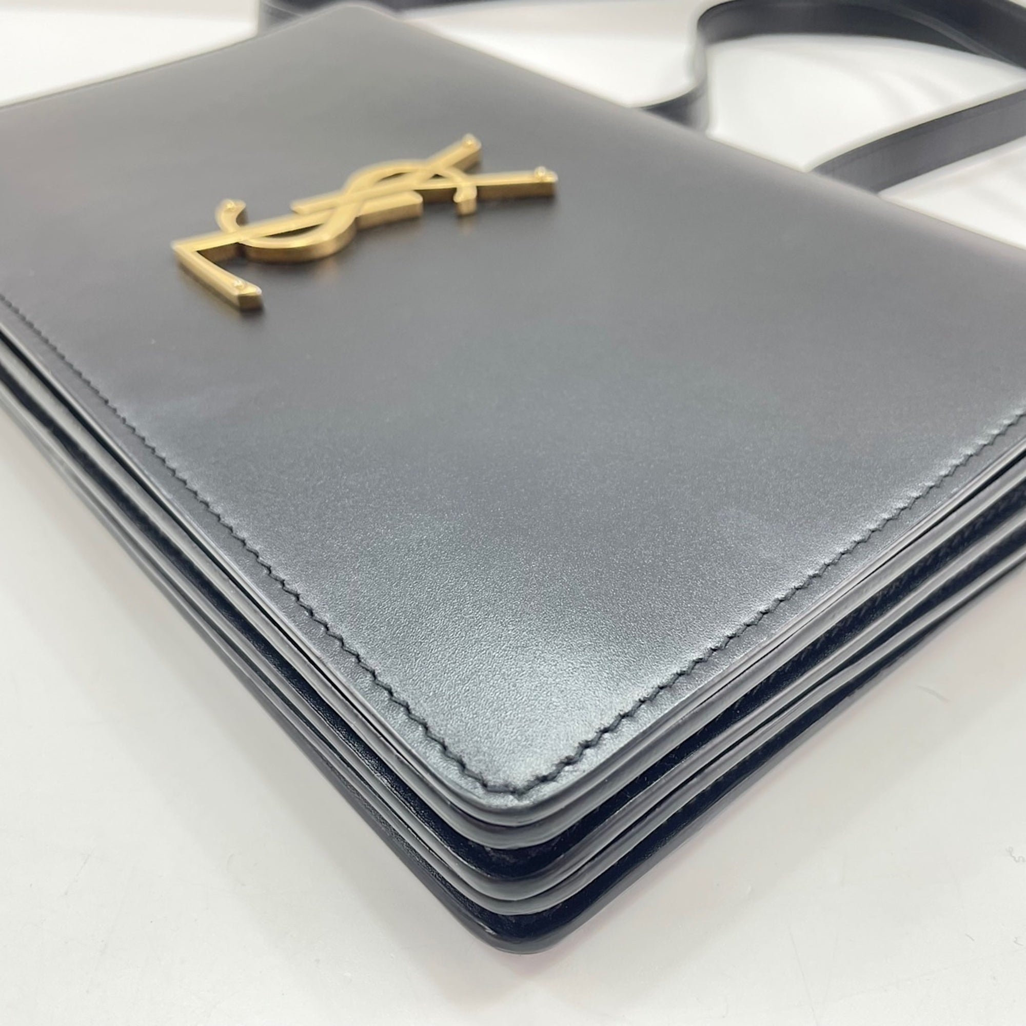 Yves Saint Laurent Black Shoulder Bag (Pre-Owned)