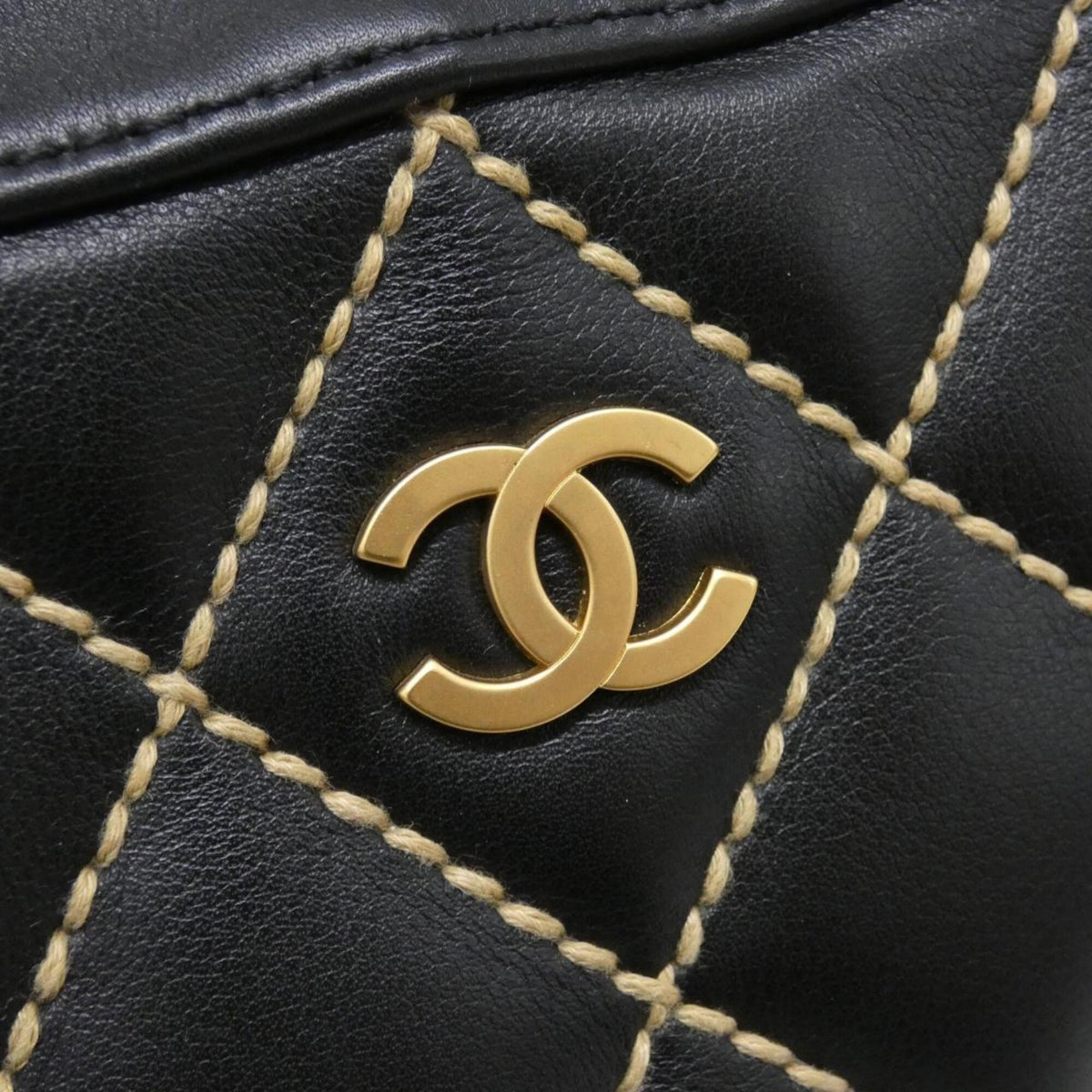 Chanel Beige Black Leather Handbag Pouch (Pre-Owned)