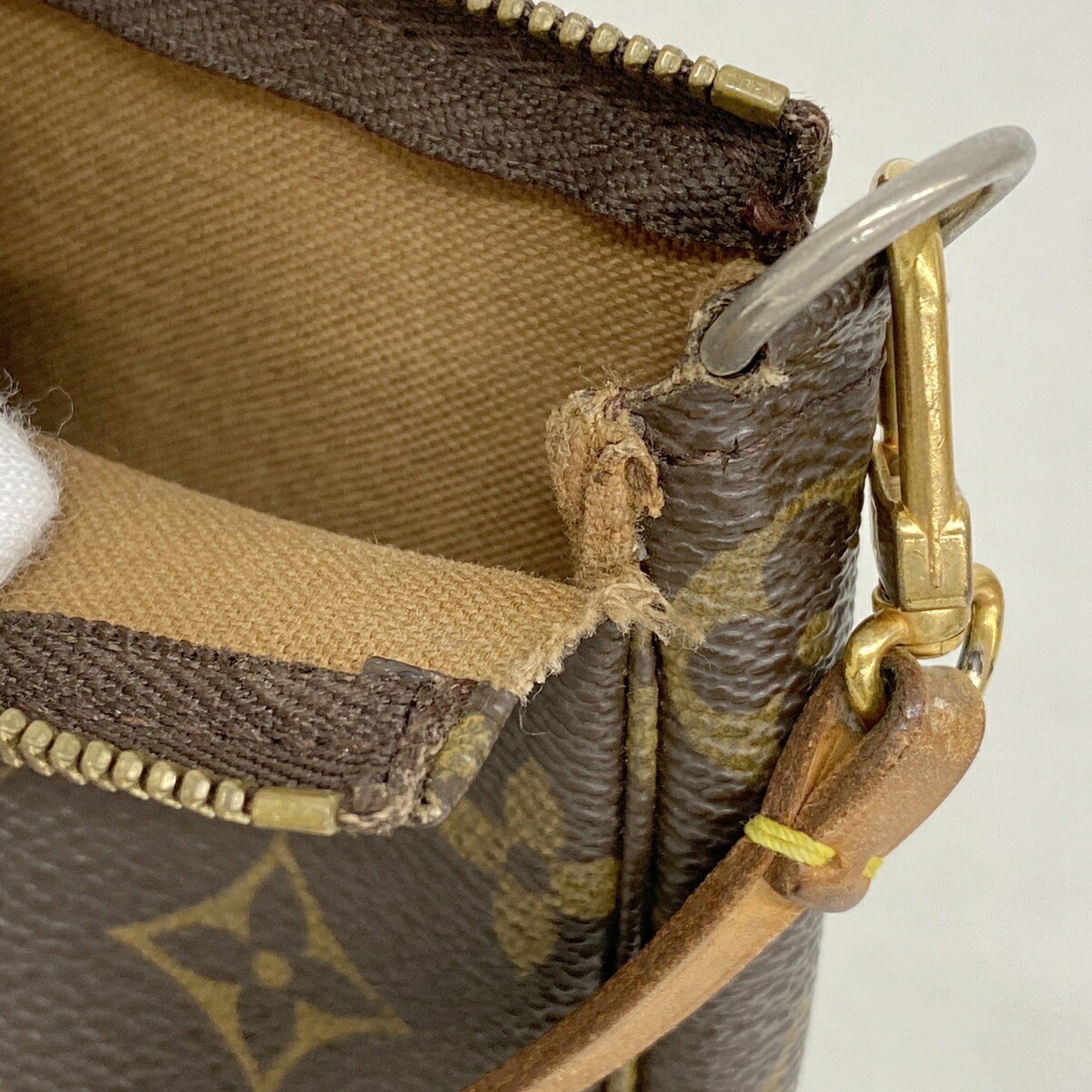 Louis Vuitton Brown Pouch (Pre-Owned)