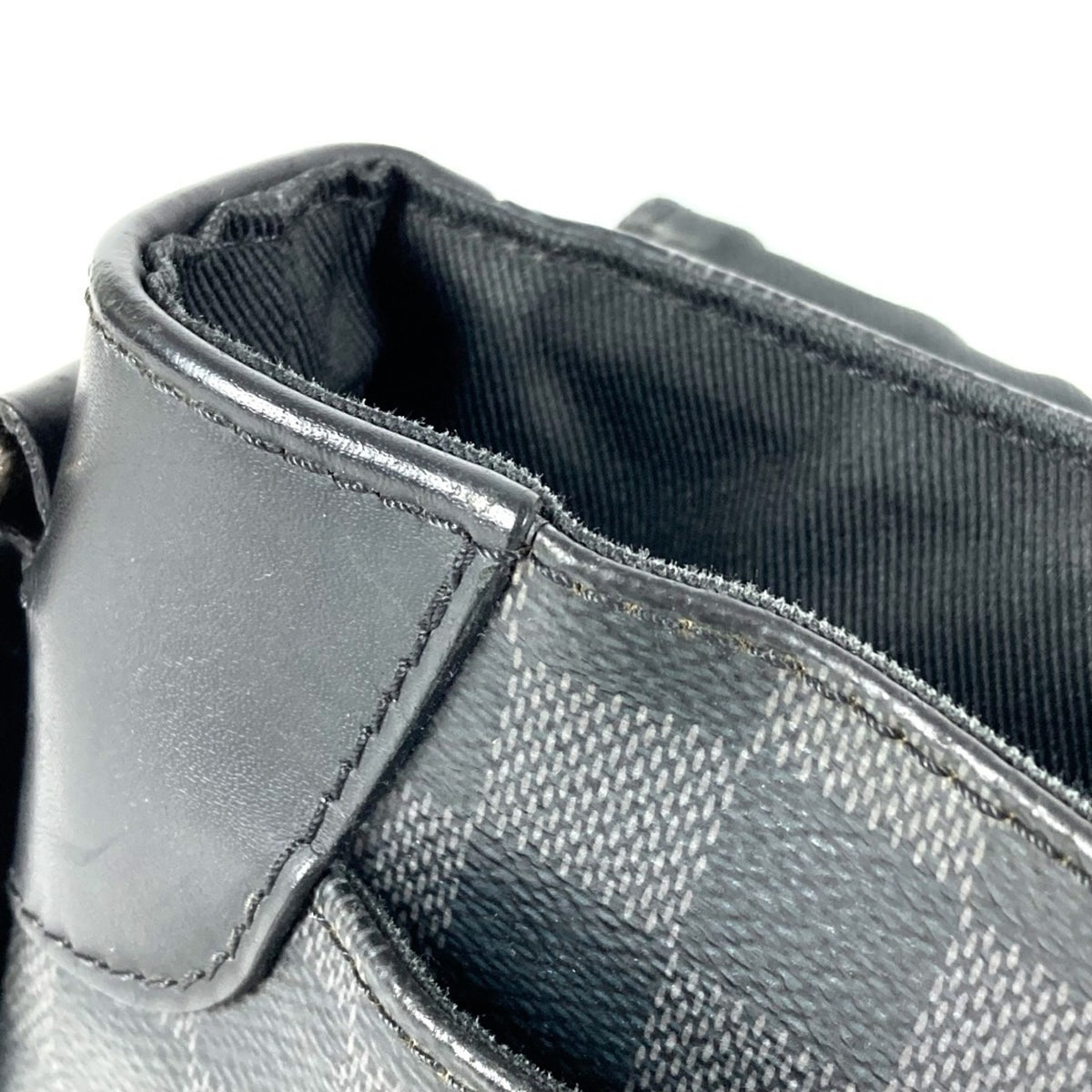 Louis Vuitton Damier Graphite Black Damier Graphite Shoulder Bag (Pre-Owned)