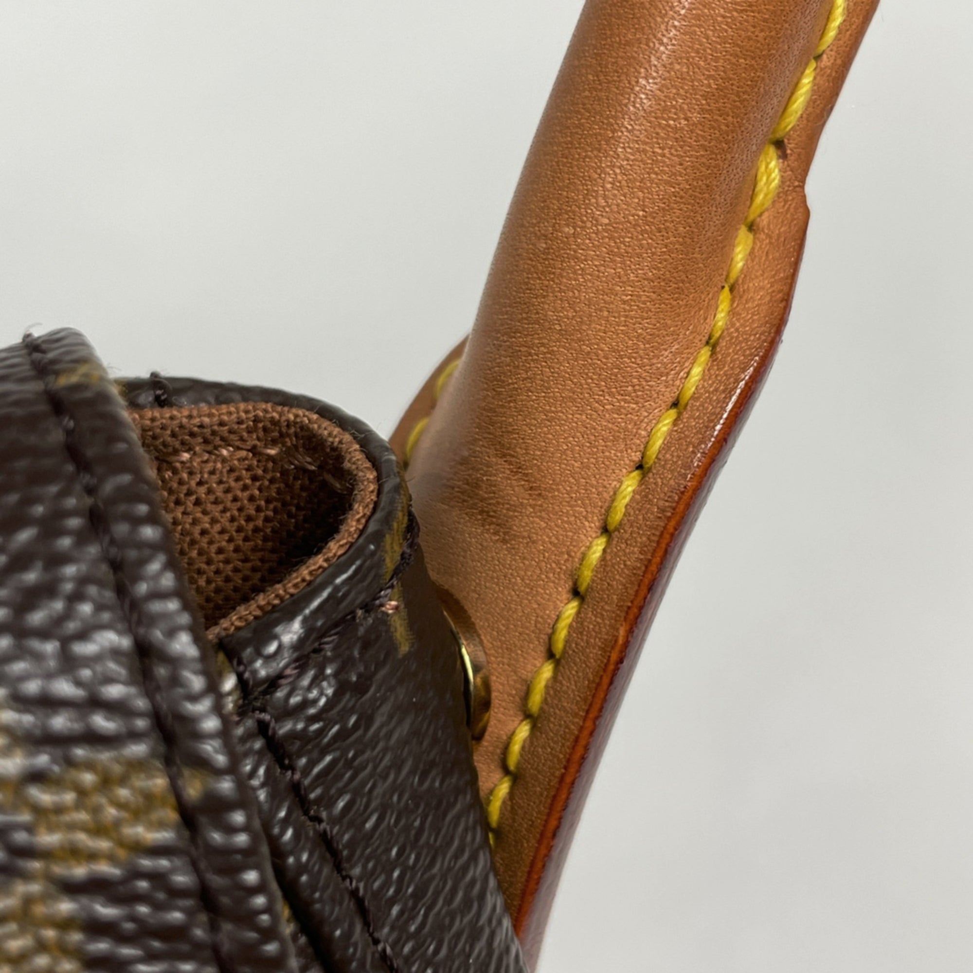 Louis Vuitton Brown Monogram Monogram Handbag Shoulder Bag (Pre-Owned)