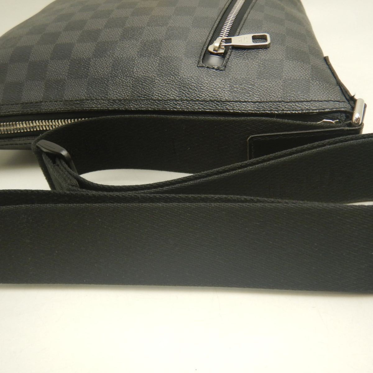 Louis Vuitton Damier Graphite Noir Damier Graphite Shoulder Bag (Pre-Owned)