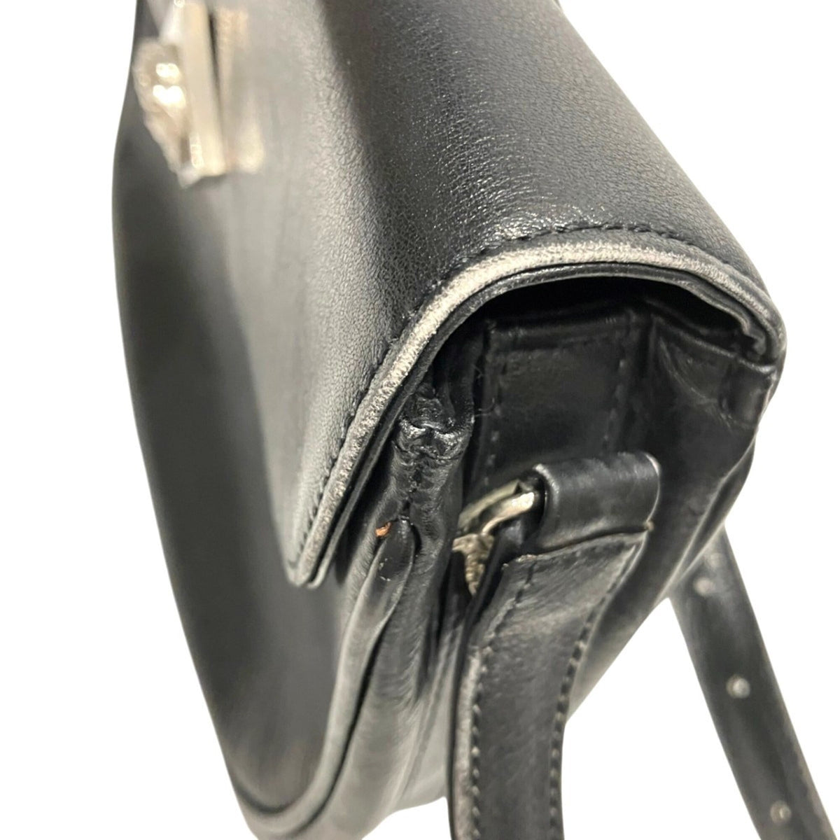 Versace Black Leather Shoulder Bag (Pre-Owned)