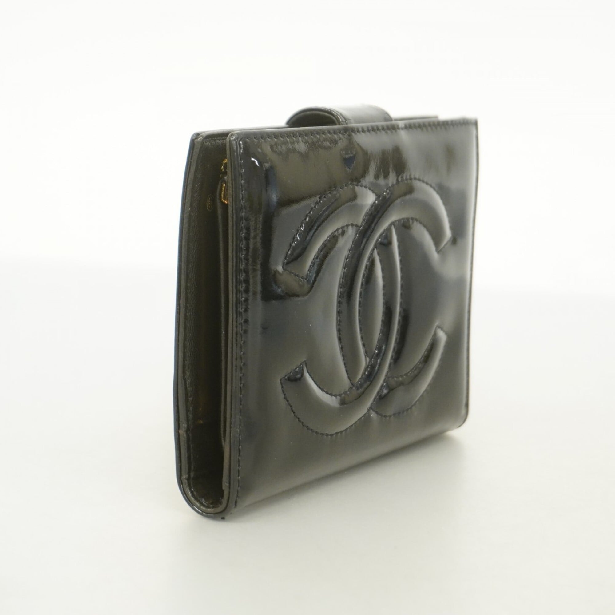 Chanel Black Patent Leather Wallet (Bi-Fold) (Pre-Owned)