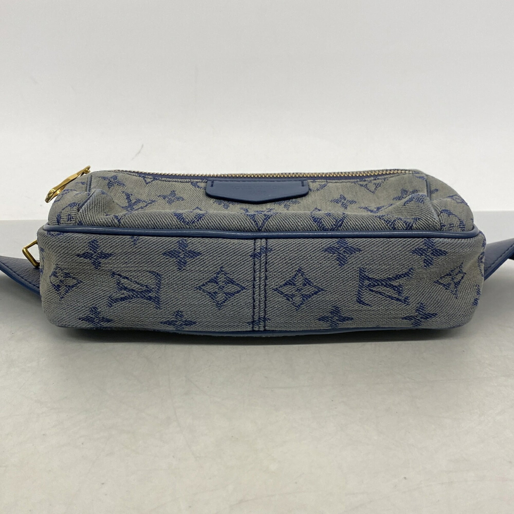Louis Vuitton Navy Sling Bag (Pre-Owned)