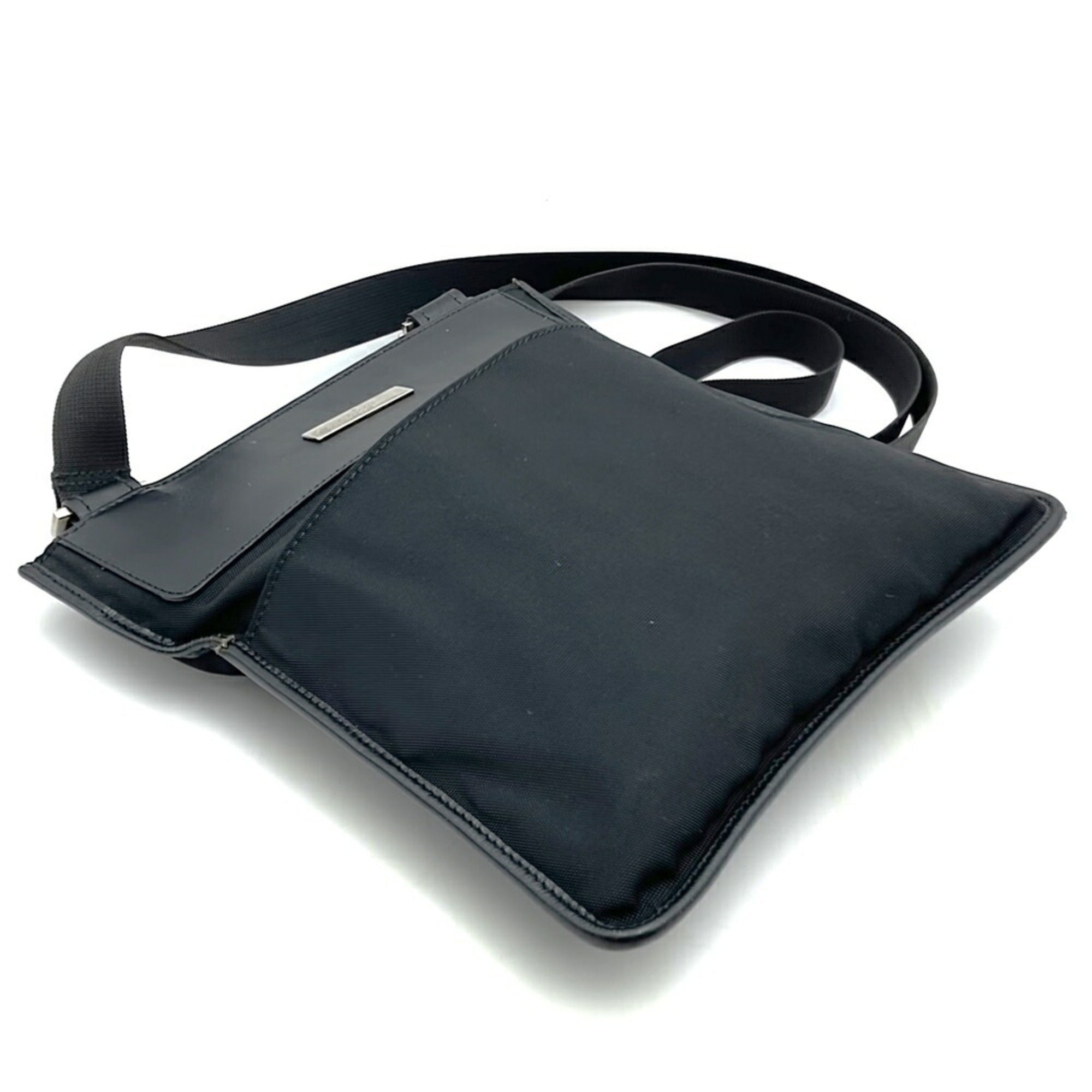 Gucci Black Nylon Leather Shoulder Bag (Pre-Owned)