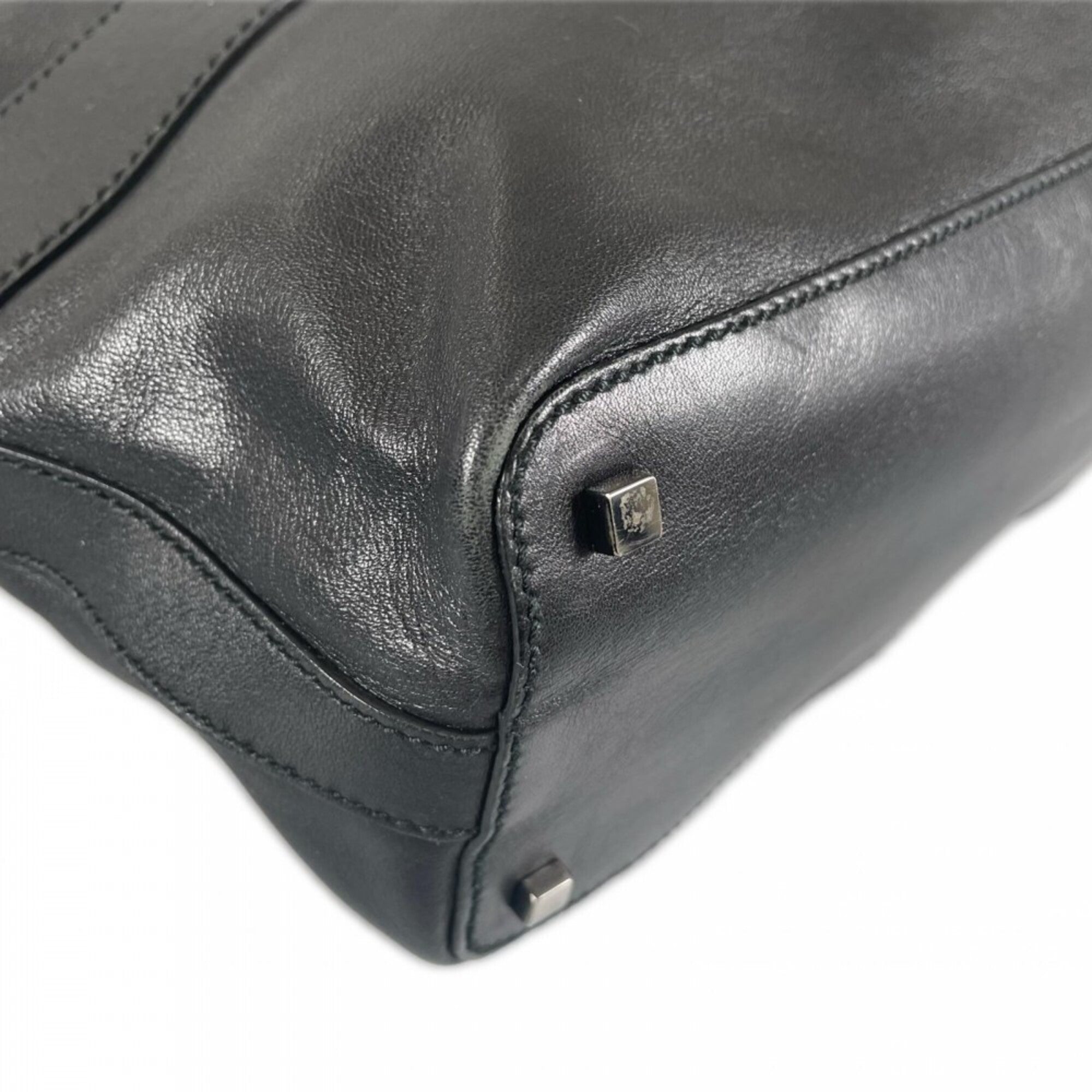 Gucci Black White Leather Handbag (Pre-Owned)
