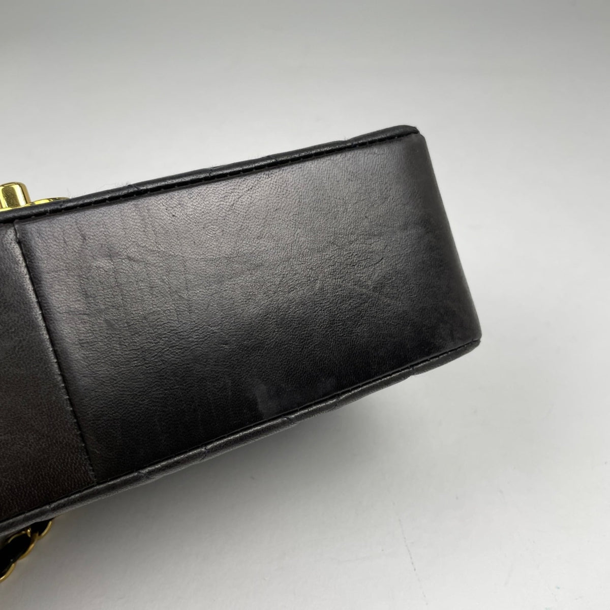 Chanel Black Leather Shoulder Bag (Pre-Owned)