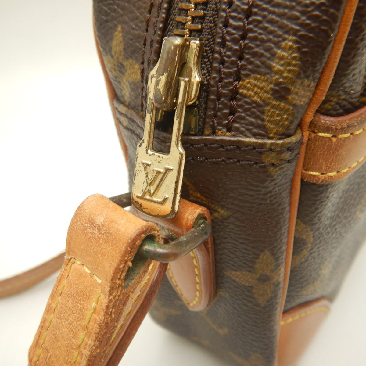 Louis Vuitton Brown Monogram Monogram Shoulder Bag (Pre-Owned)