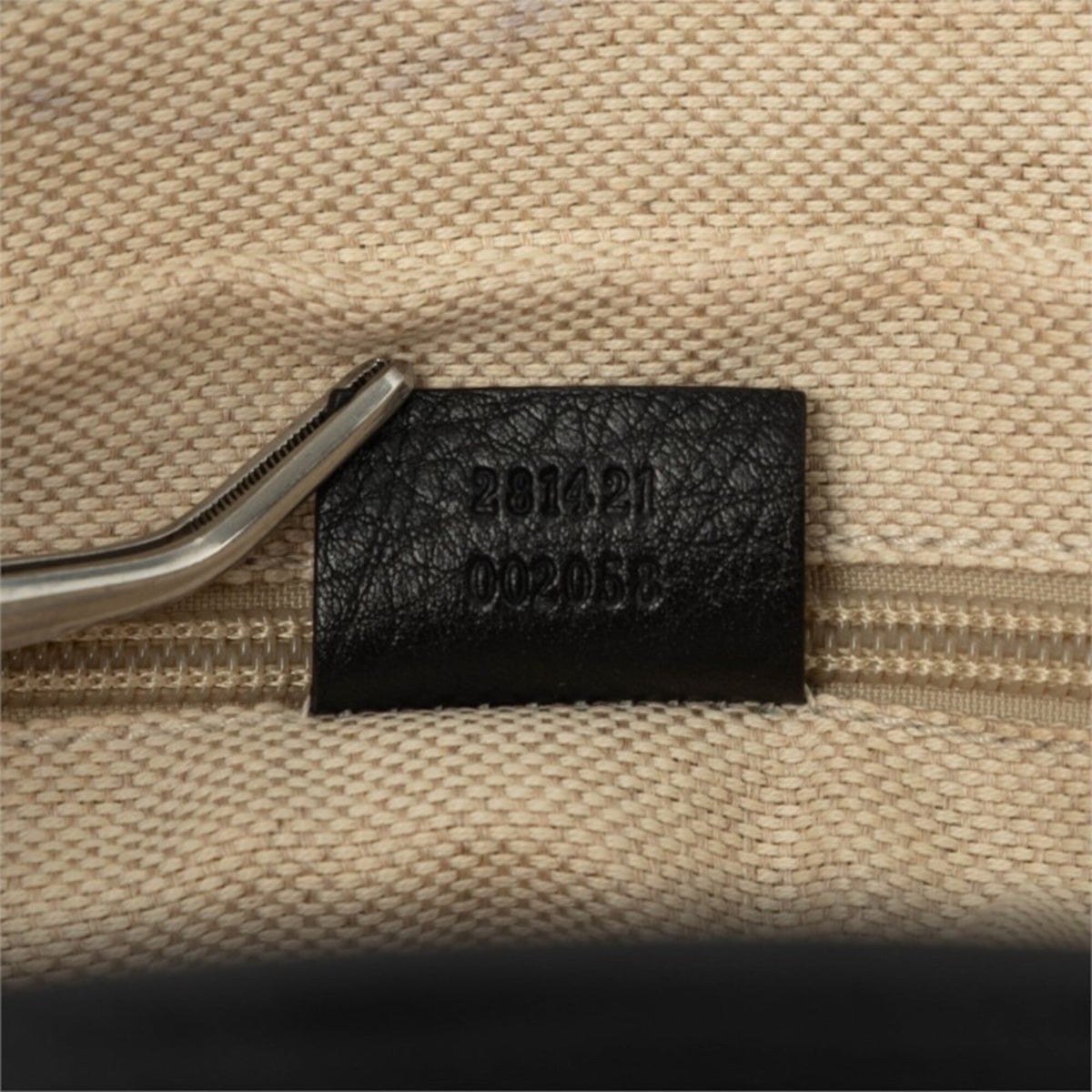 Burberry Pink Leather Clutch Bag (Pre-Owned)