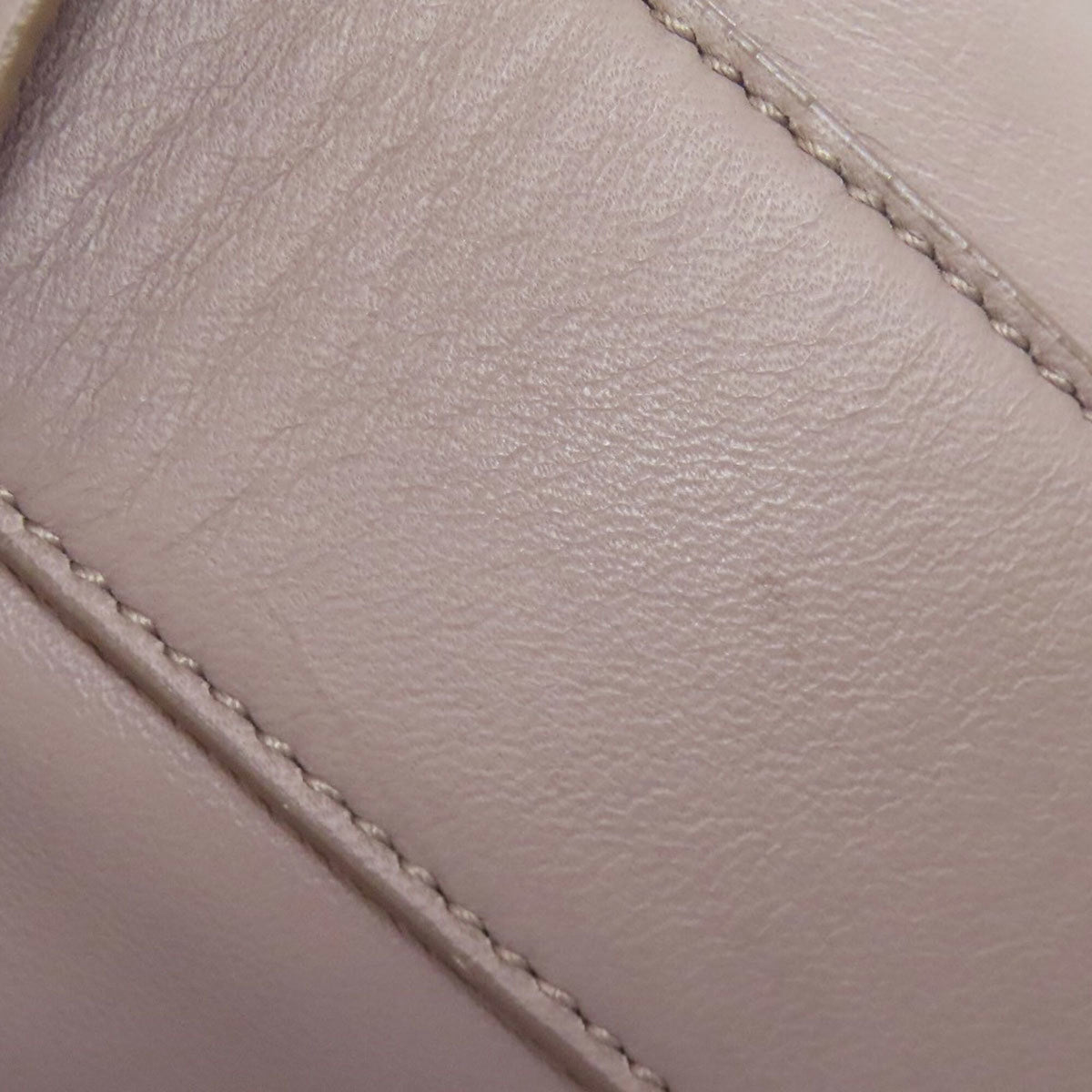 Salvatore Ferragamo Grayish Leather Shoulder Bag (Pre-Owned)