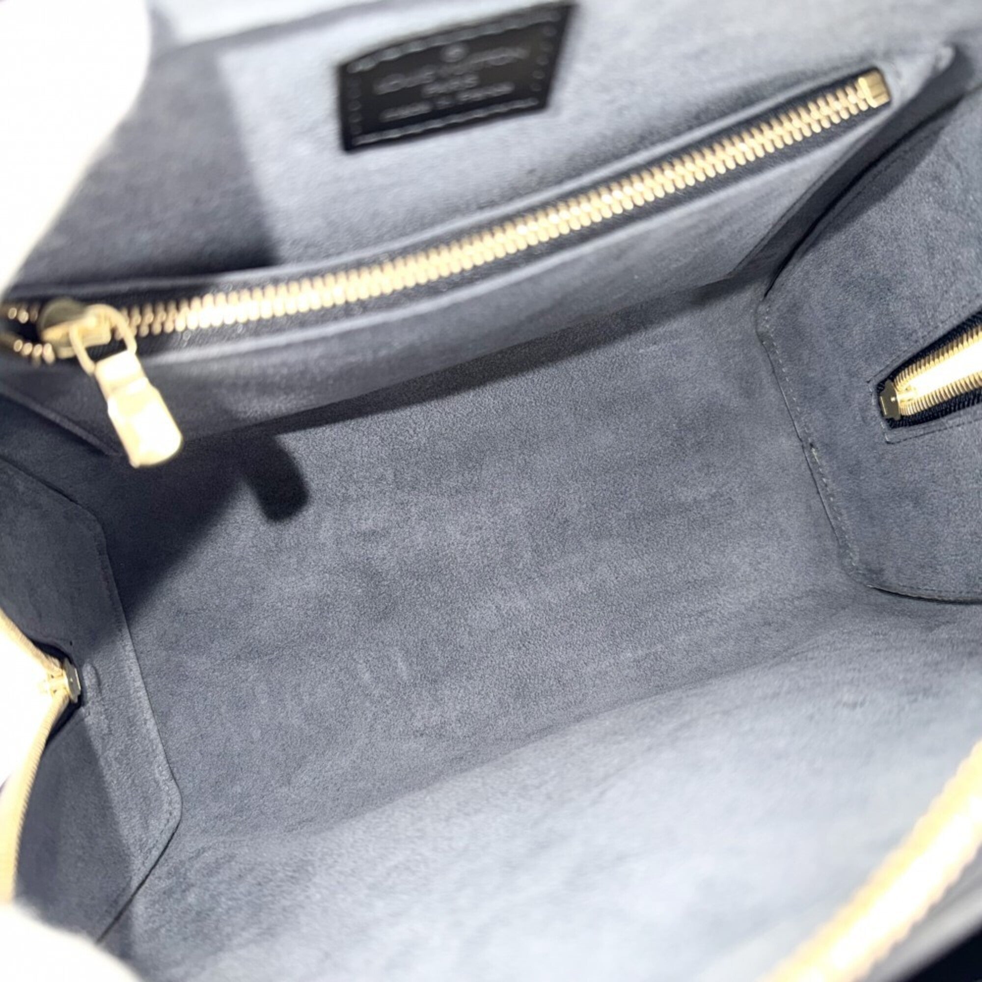 Louis Vuitton Noir Epi Leather Handbag (Pre-Owned)