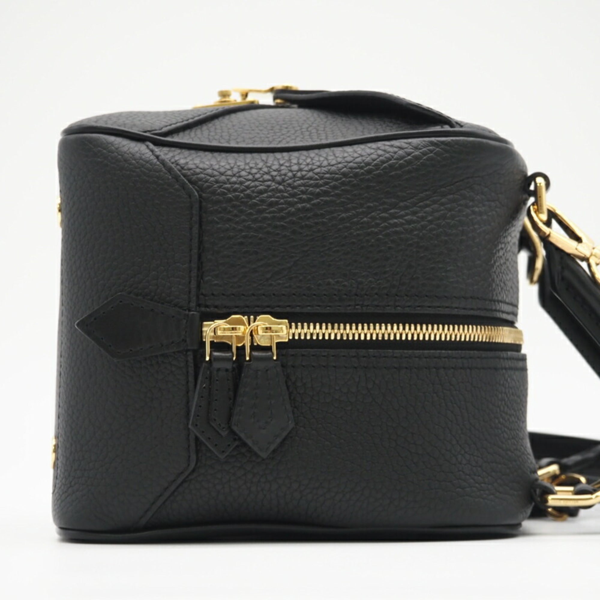 Louis Vuitton Black Leather Handbag (Pre-Owned)