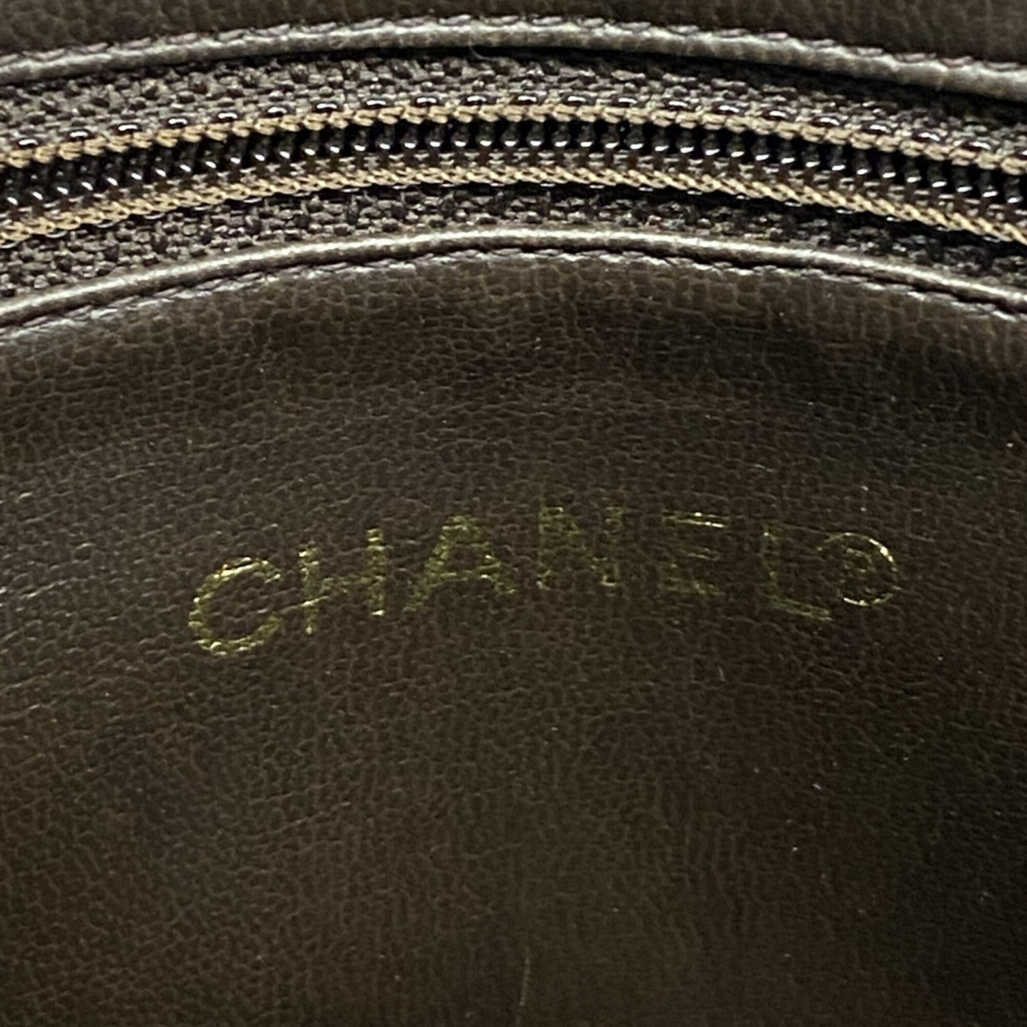 Chanel Brown Grained Calfskin Shoulder Bag (Pre-Owned)
