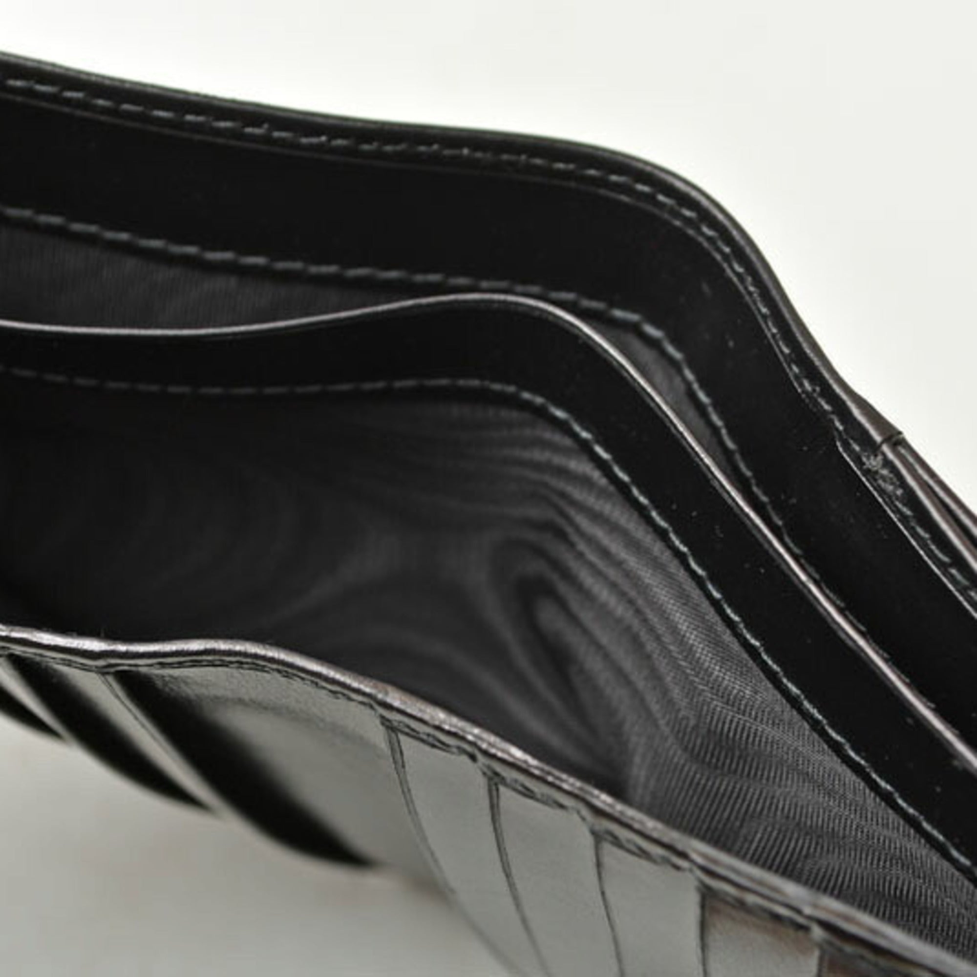 Prada Black Nero Leather Wallet (Tri-Fold) (Pre-Owned)