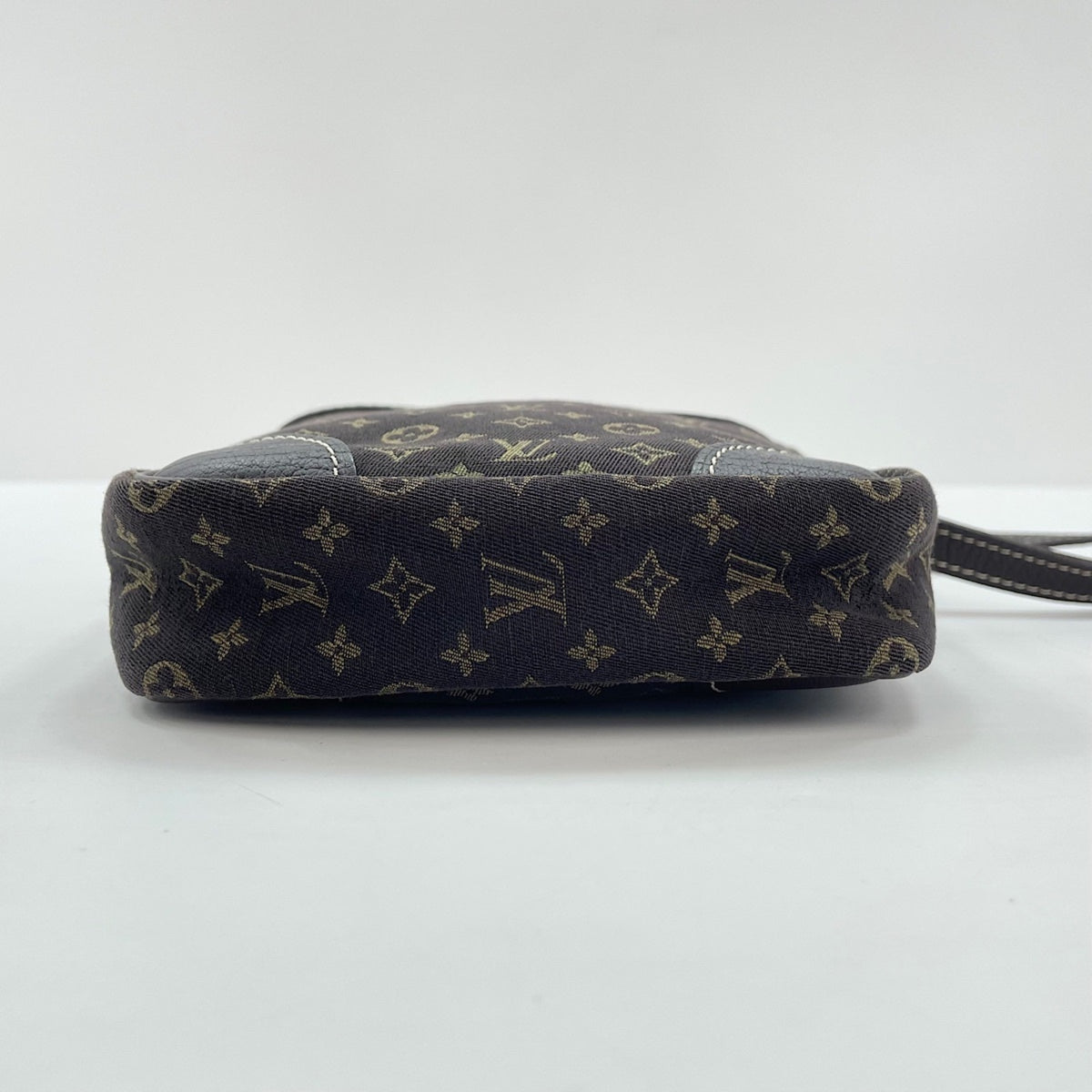 Louis Vuitton Brown Shoulder Bag (Pre-Owned)