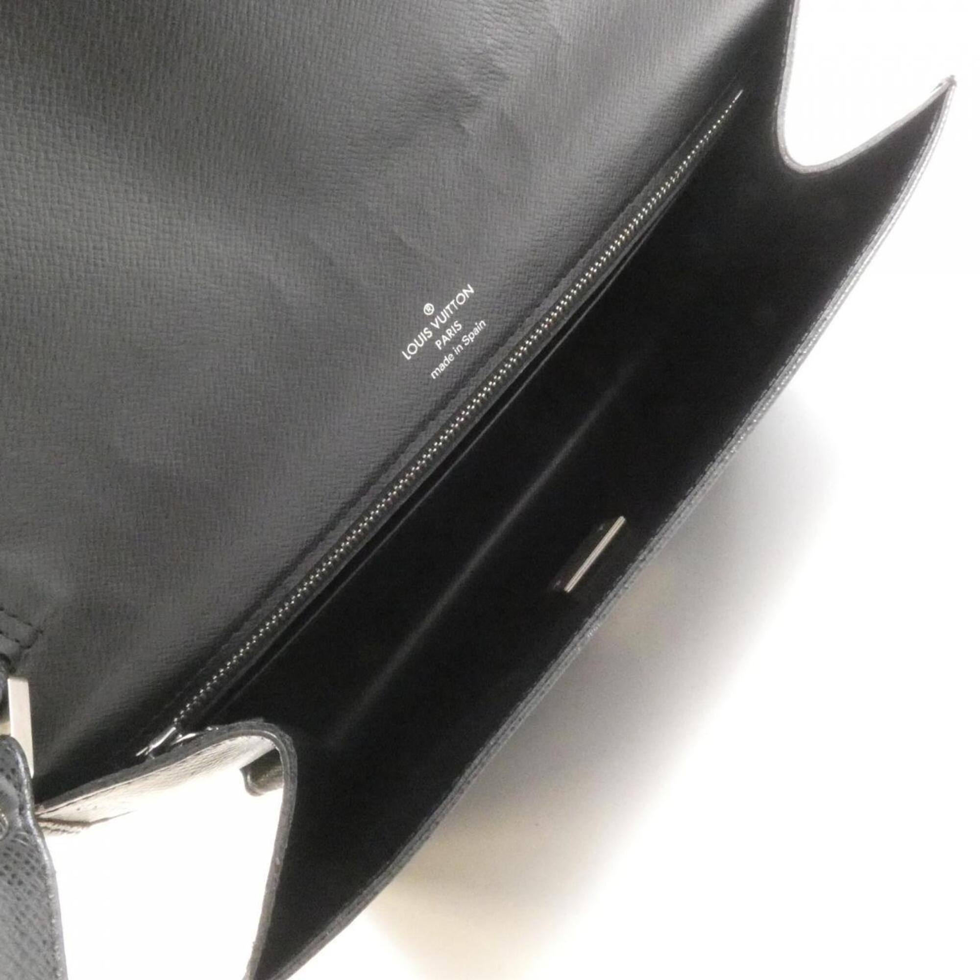 Louis Vuitton Taiga Ardoise Taiga Leather Clutch Bag (Pre-Owned)