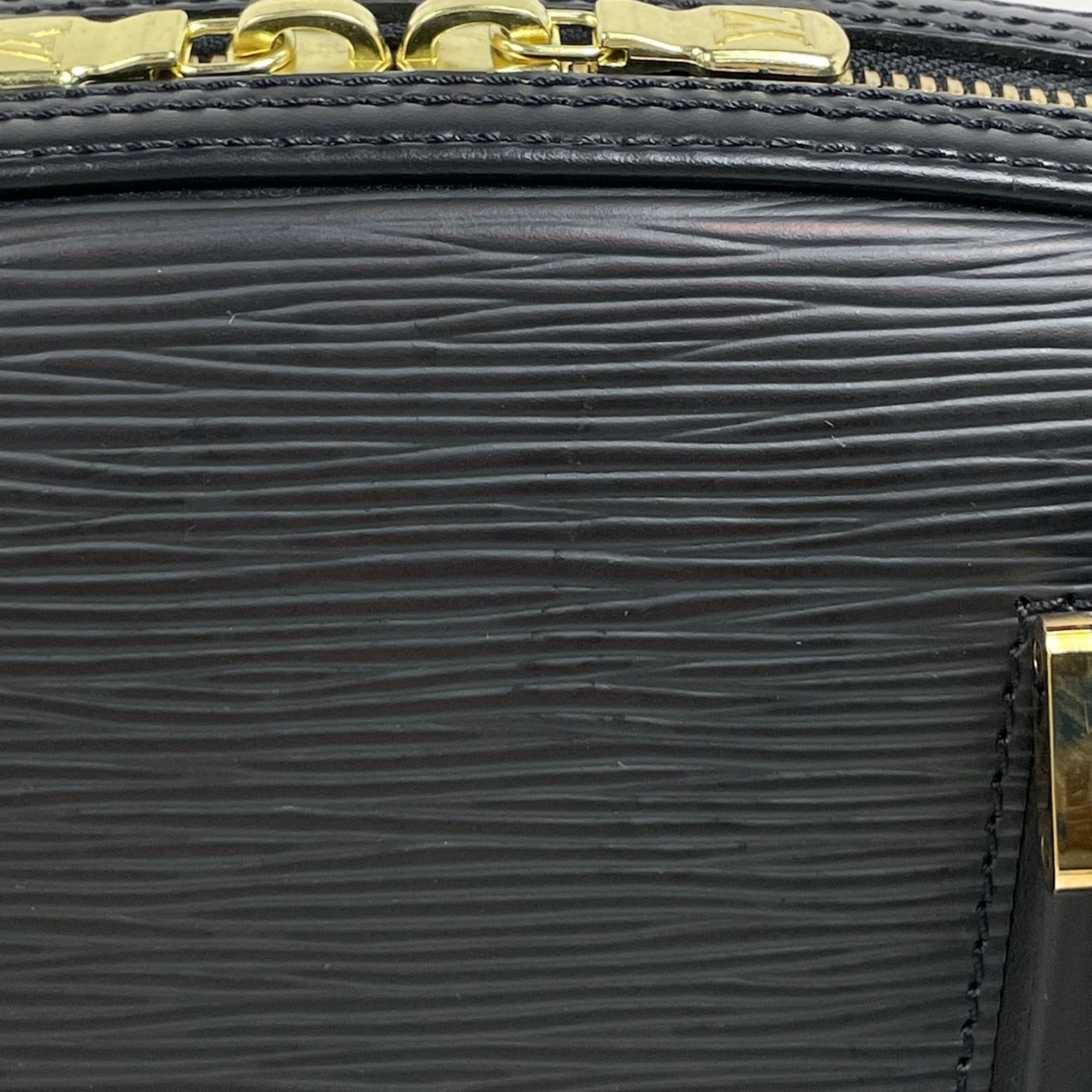 Louis Vuitton Epi Black Noir Epi Leather Handbag (Pre-Owned)