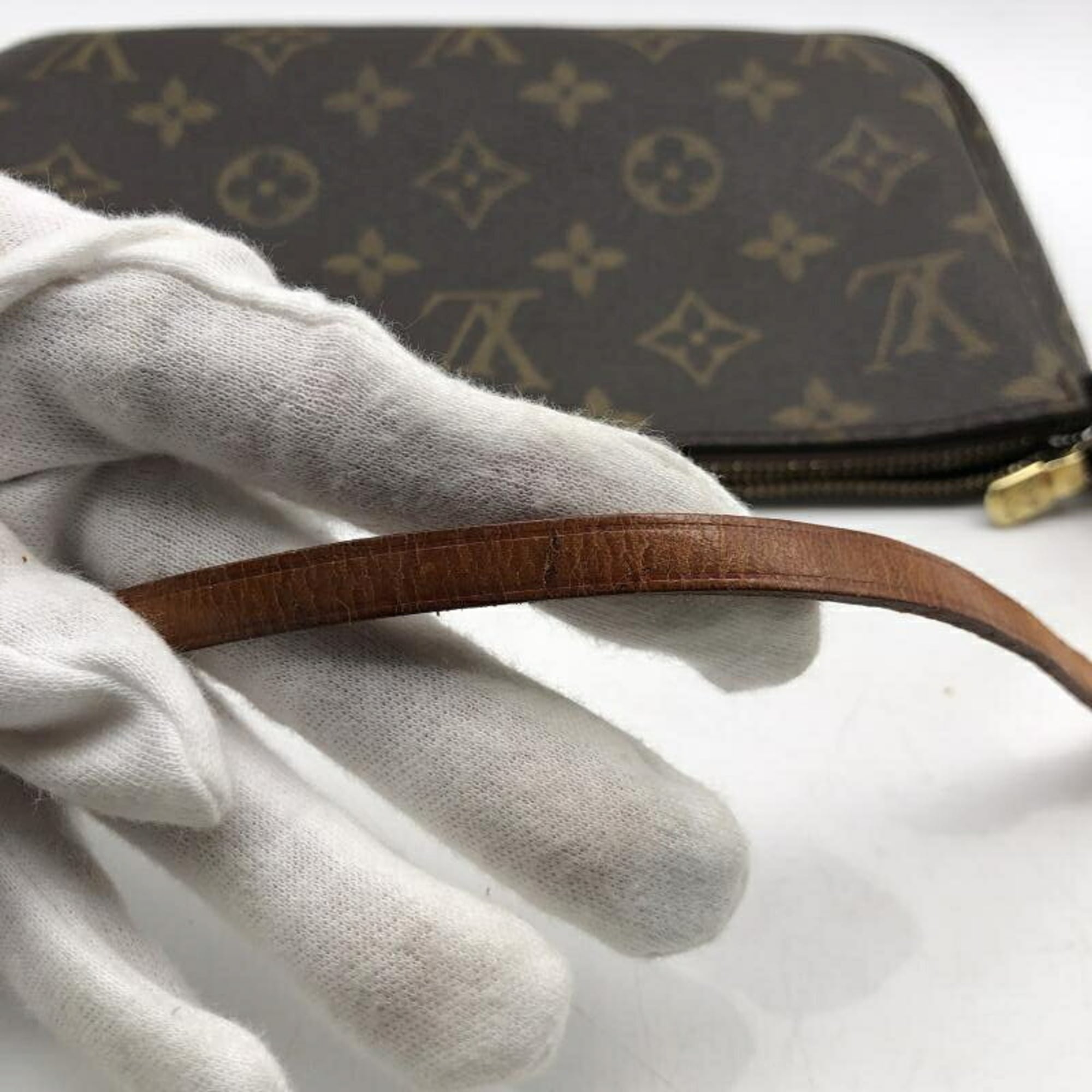 Louis Vuitton Brown Handbag Pochette (Pre-Owned)