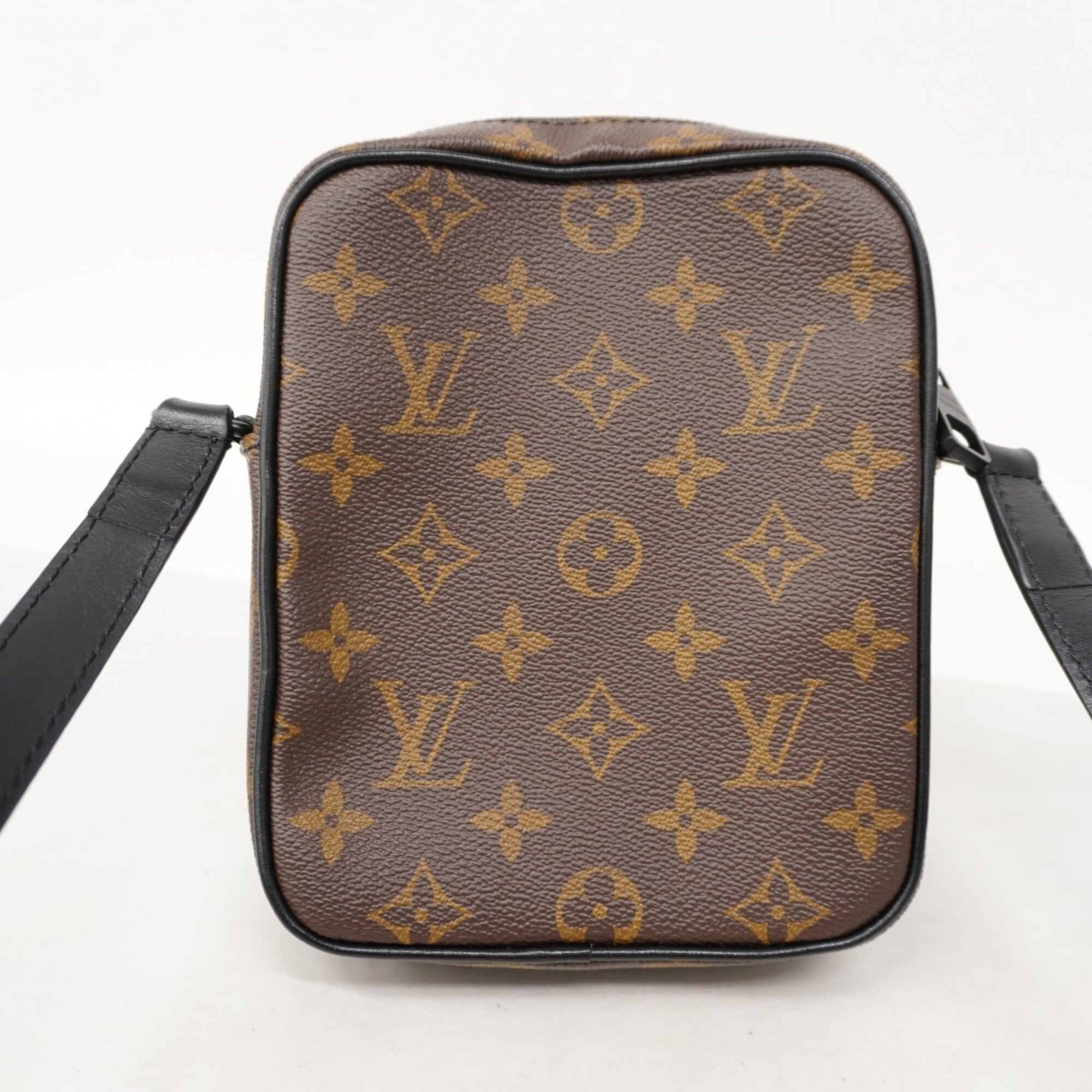 Louis Vuitton Brown Shoulder Bag (Pre-Owned)