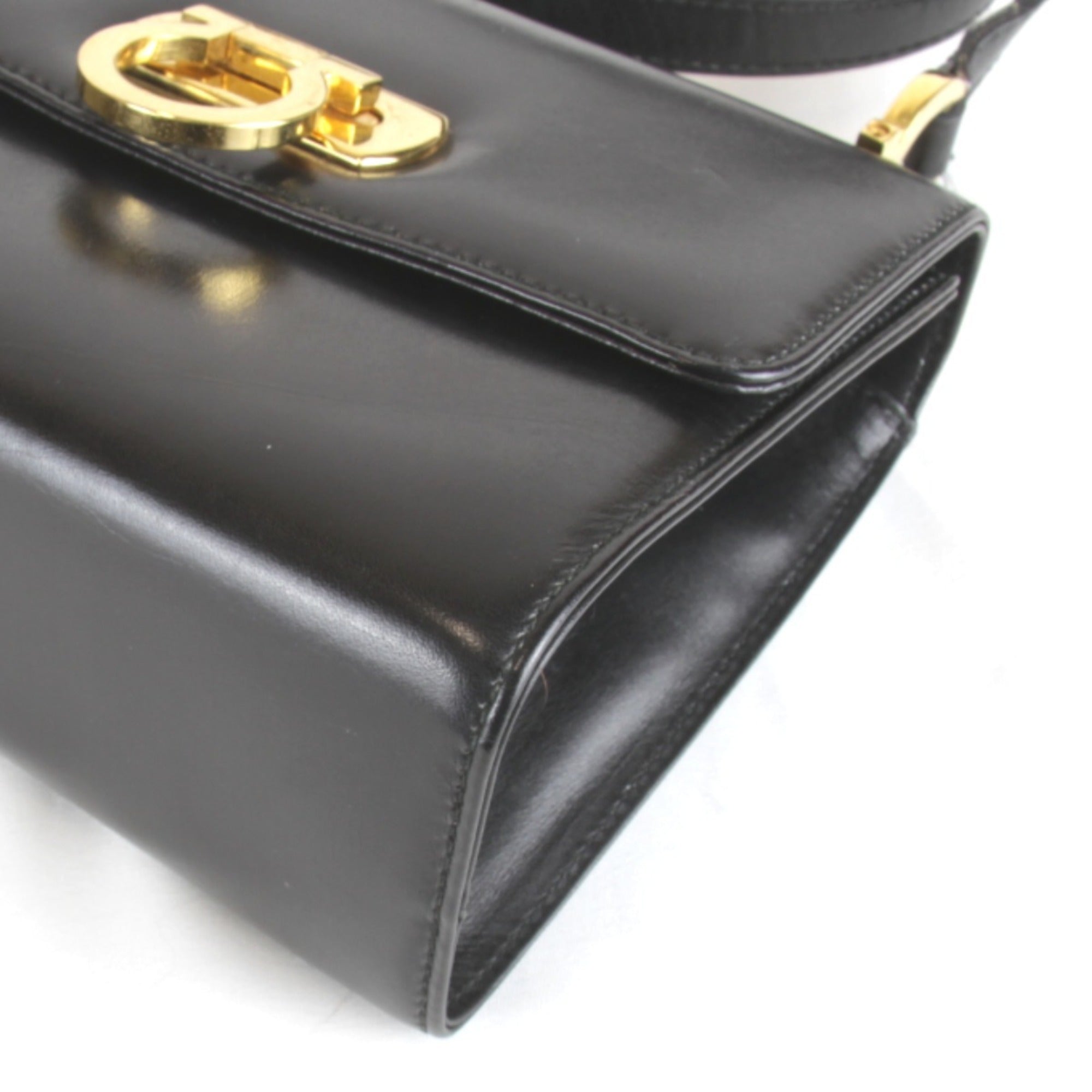 Salvatore Ferragamo Black Leather Shoulder Bag (Pre-Owned)