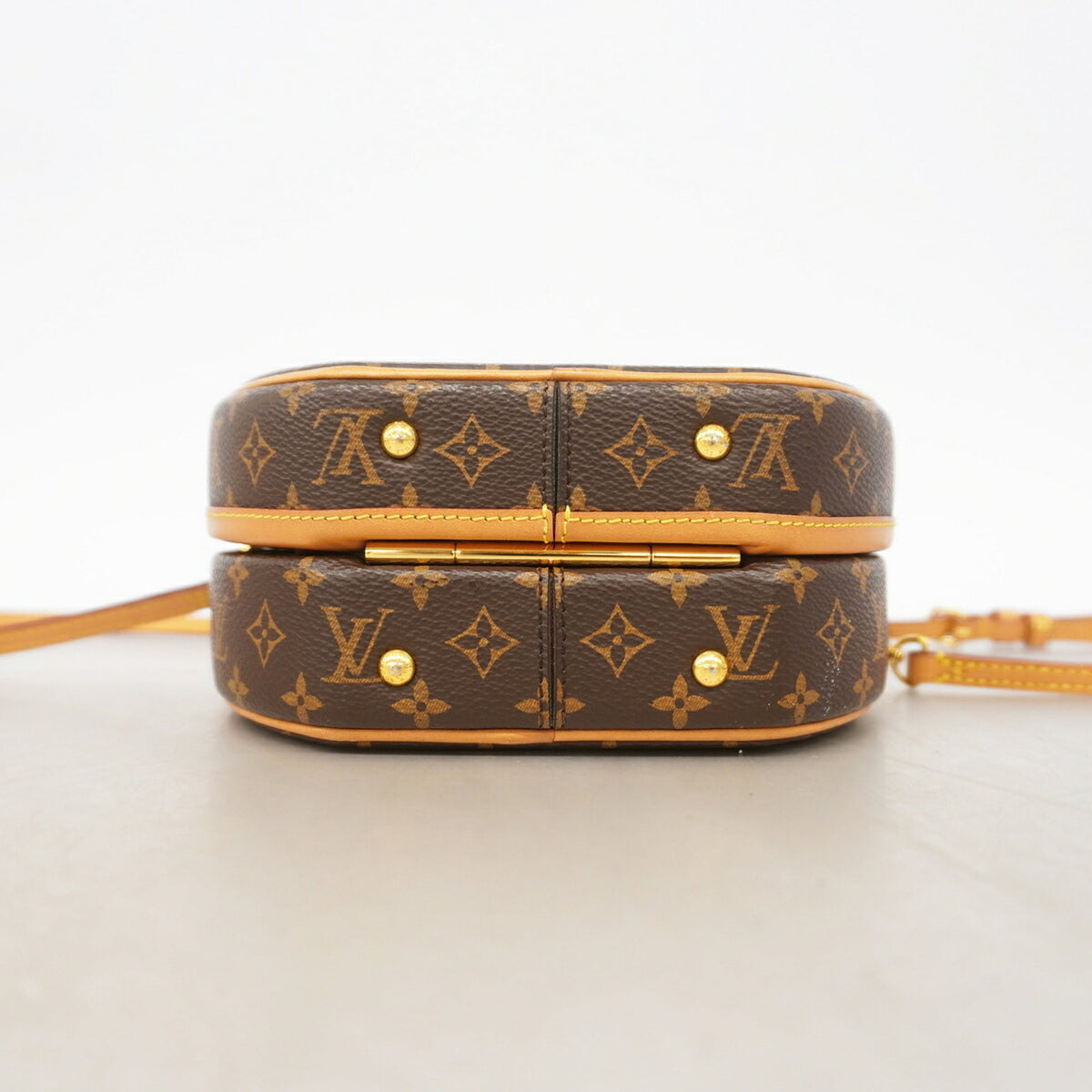 Louis Vuitton Brown Shoulder Bag (Pre-Owned)