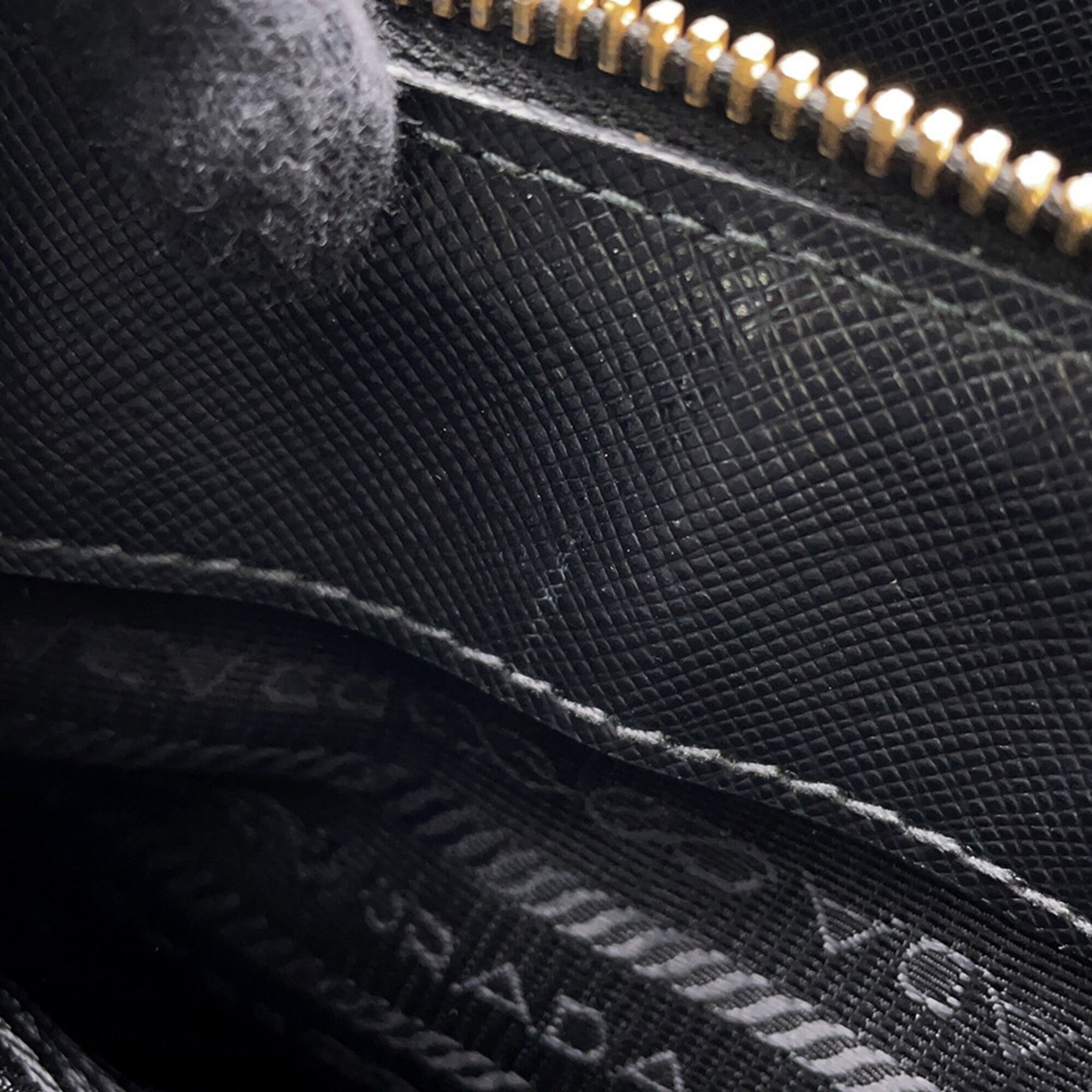Prada Black Leather Handbag Shoulder Bag (Pre-Owned)
