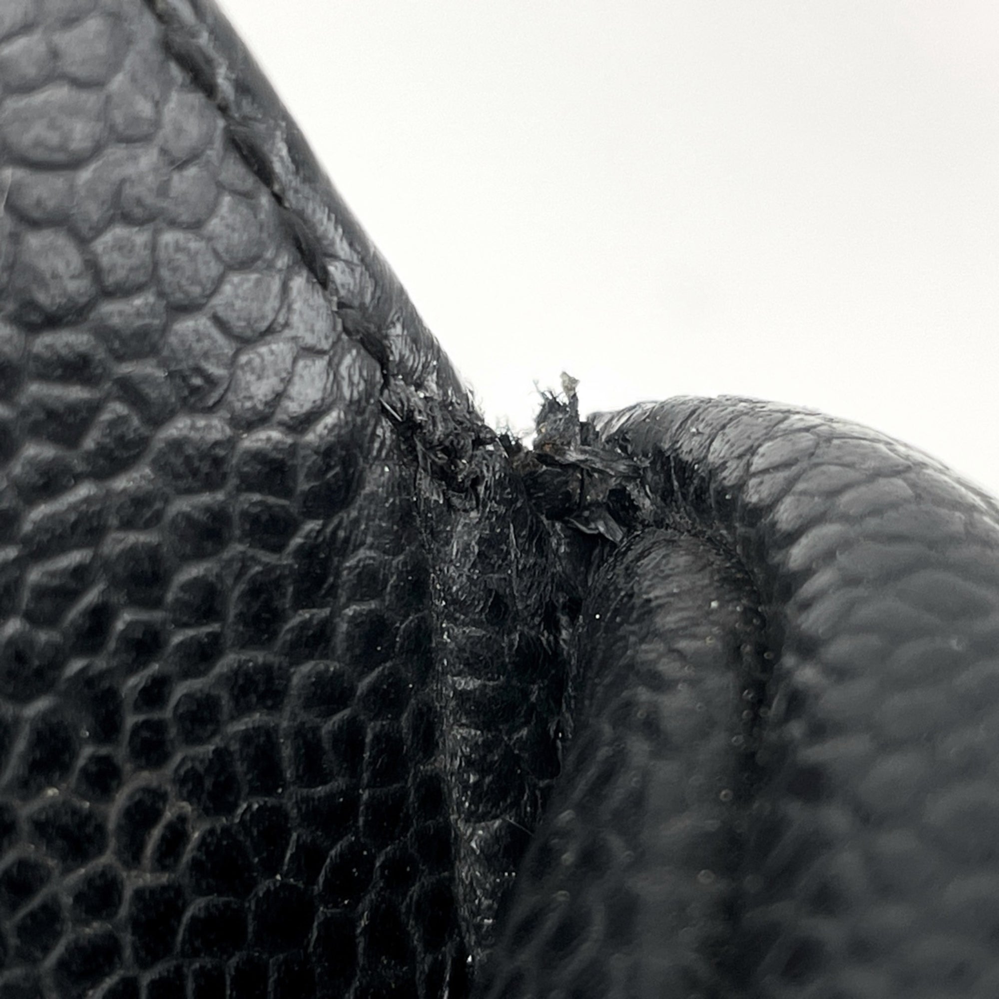 Chanel Black Grained Calfskin Tote Bag (Pre-Owned)